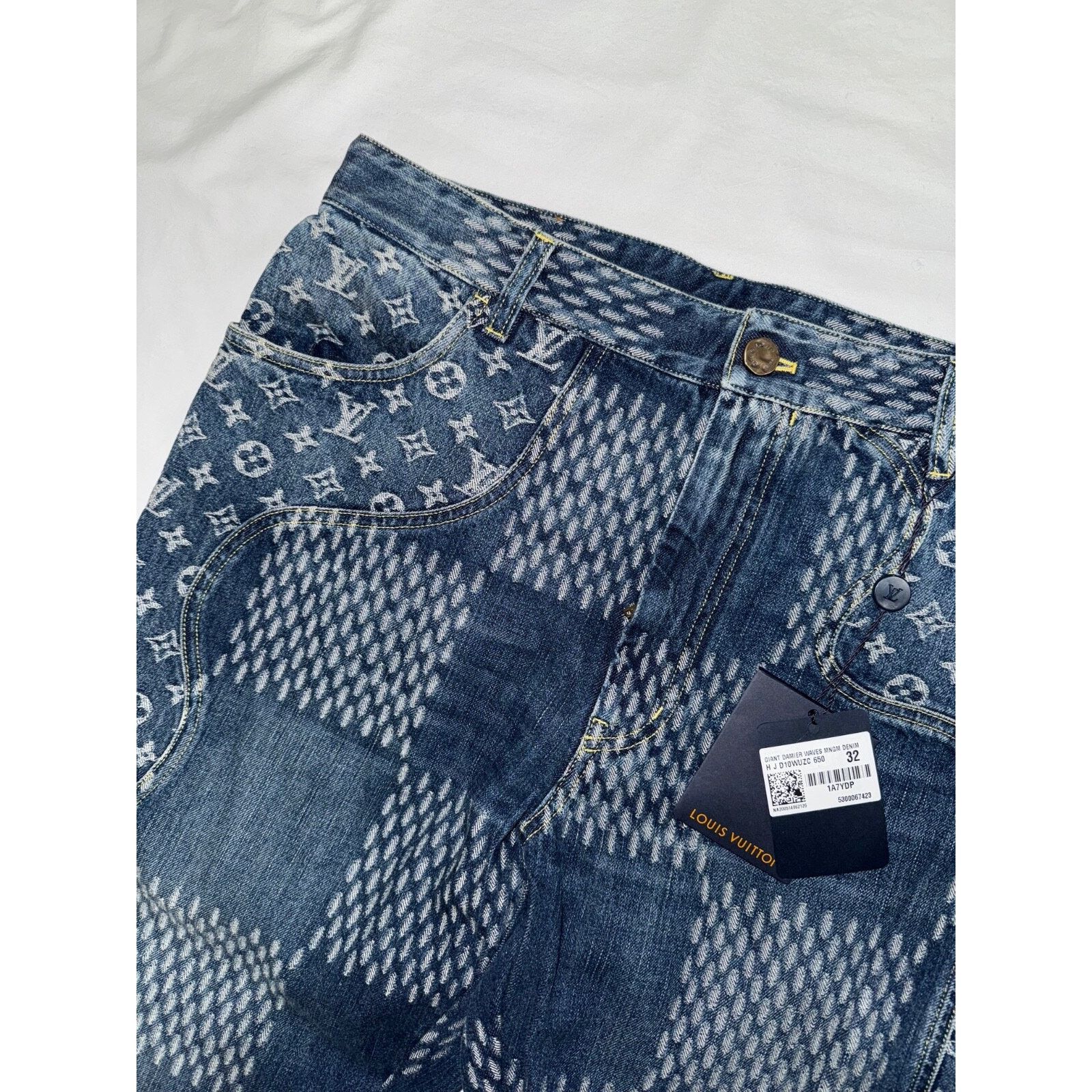 Louis Vuitton Louis Vuitton x Nigo Giant Damier Waves Monogram Logo Blue Size US 32 / EU 48 - 7 Thumbnail