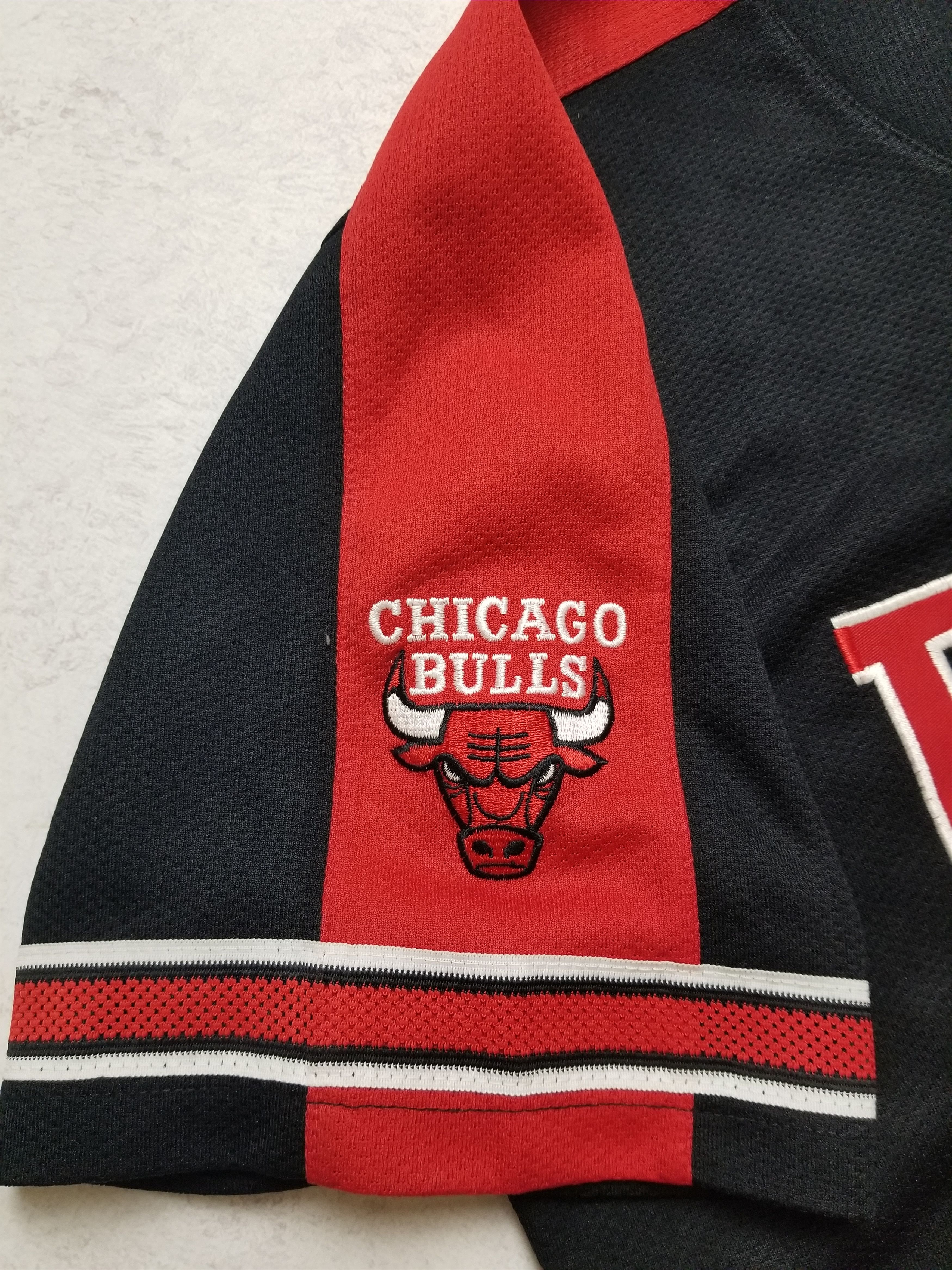 Starter Starter NBA Chicago Bulls Button Up Jersey Short Sleeve Top Size US L / EU 52-54 / 3 - 4 Thumbnail