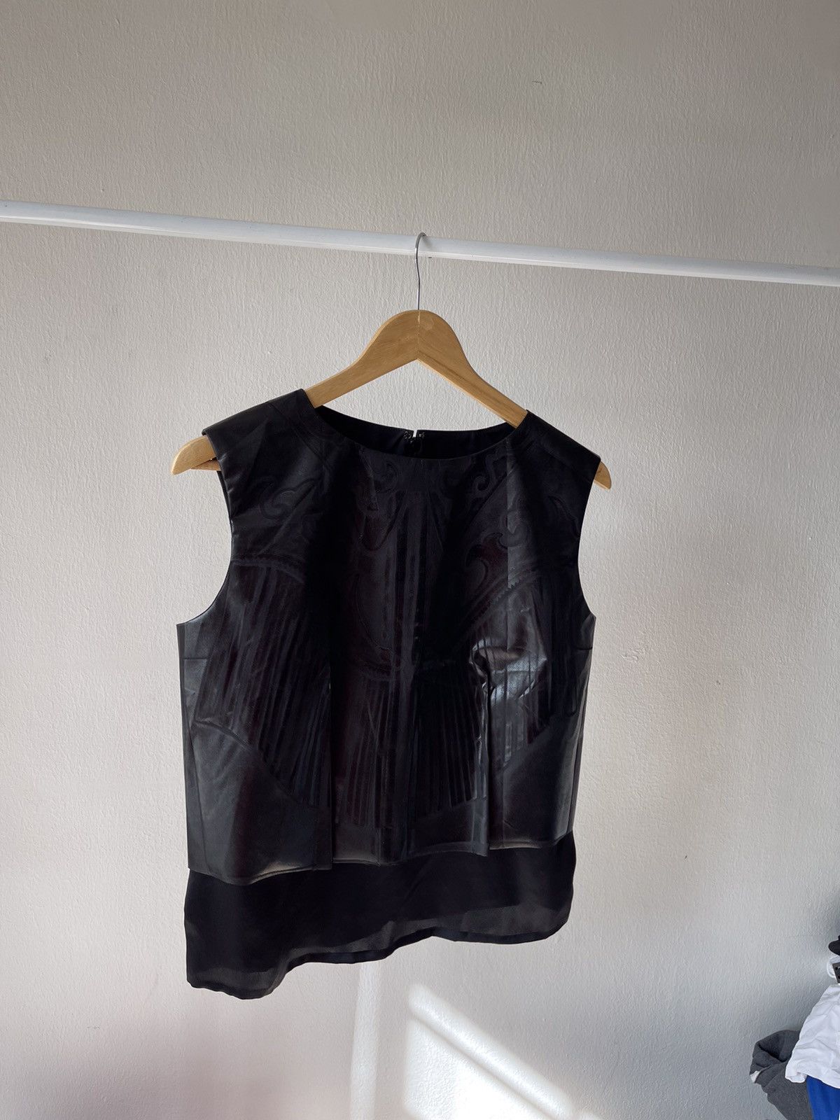 Maison Margiela Maison Margiela Embossed Pattern Sleeveless Layered Top Size S / US 4 / IT 40 - 4 Thumbnail