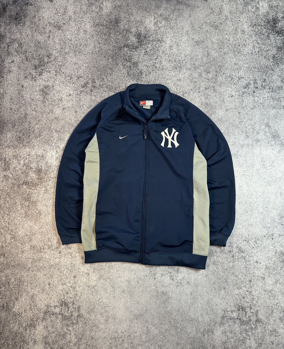 New York Yankees × Nike × Vintage Vintage Nike New York Yankees Jacket Logo MLB Streetwear USA Size US XL / EU 56 / 4 - 1 Thumbnail