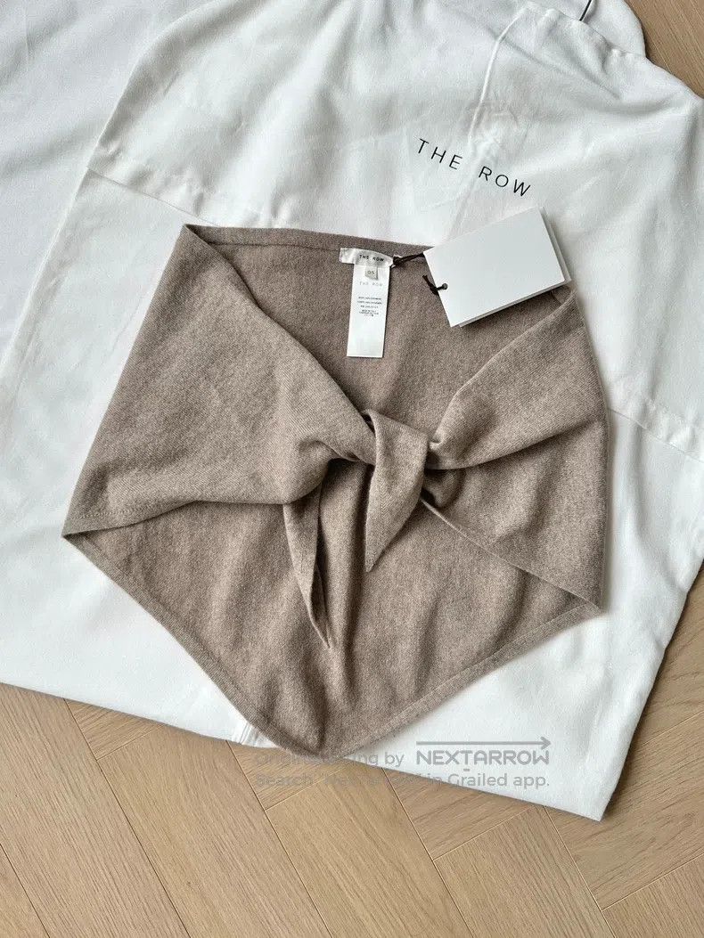 The Row size 0 Cashmere scarf