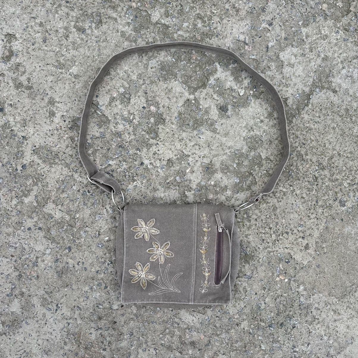 Grunt Style Vintage Archival Women’s Grunge Y2K 00s Bag USA Size ONE SIZE - 1 Thumbnail