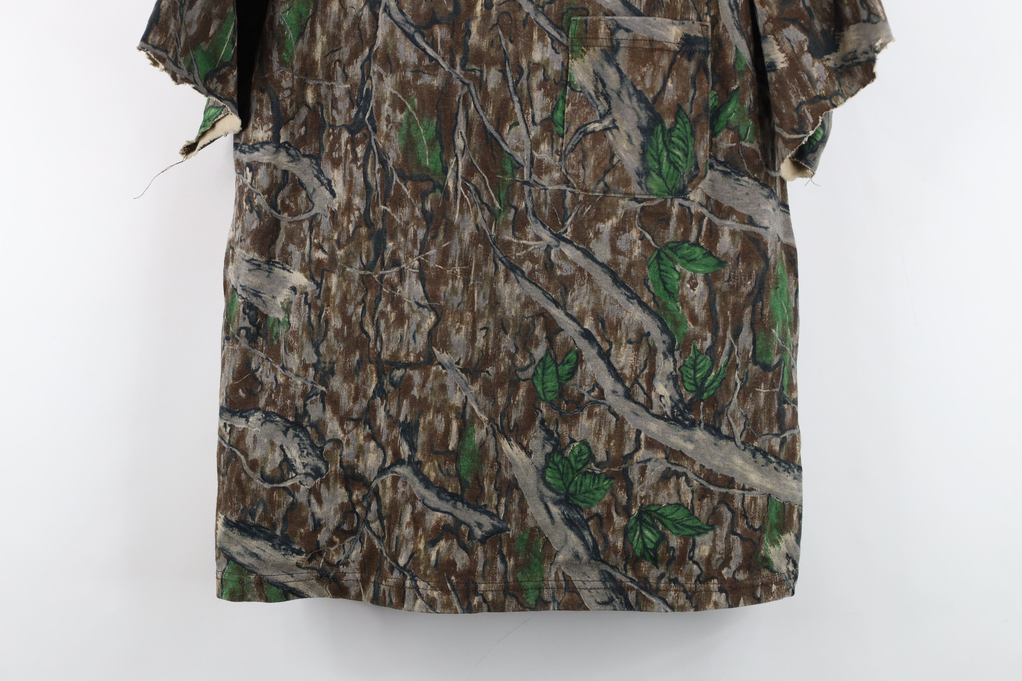 Vintage Vintage 90s Streetwear Cut Off Camouflage Pocket T-Shirt USA Size US L / EU 52-54 / 3 - 3 Thumbnail