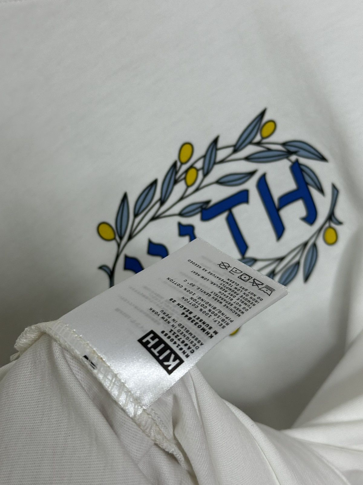 Kith Kith Treats Hanukkah Menorah Tee Size US L / EU 52-54 / 3 - 8 Thumbnail