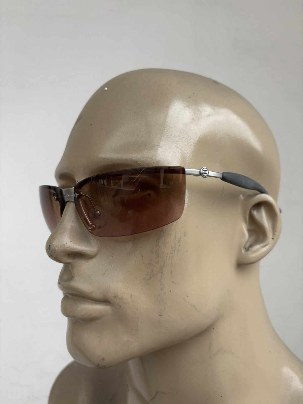 Chanel Vintage Rimless Shield Sunglasess 4008 Size ONE SIZE - 1 Thumbnail
