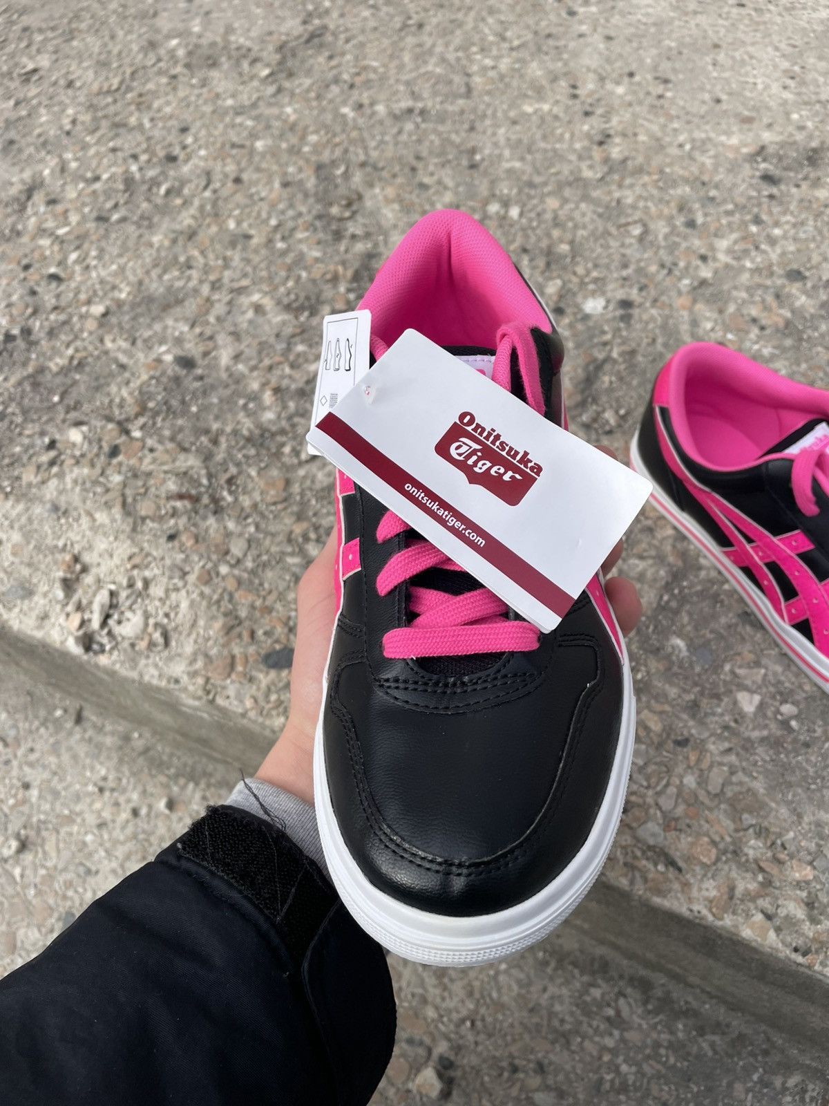 Asics NWB Asics Onitsuka Tiger Black Pink Sneakers EU 39 US 6 Size US 6 / IT 36 - 15 Thumbnail
