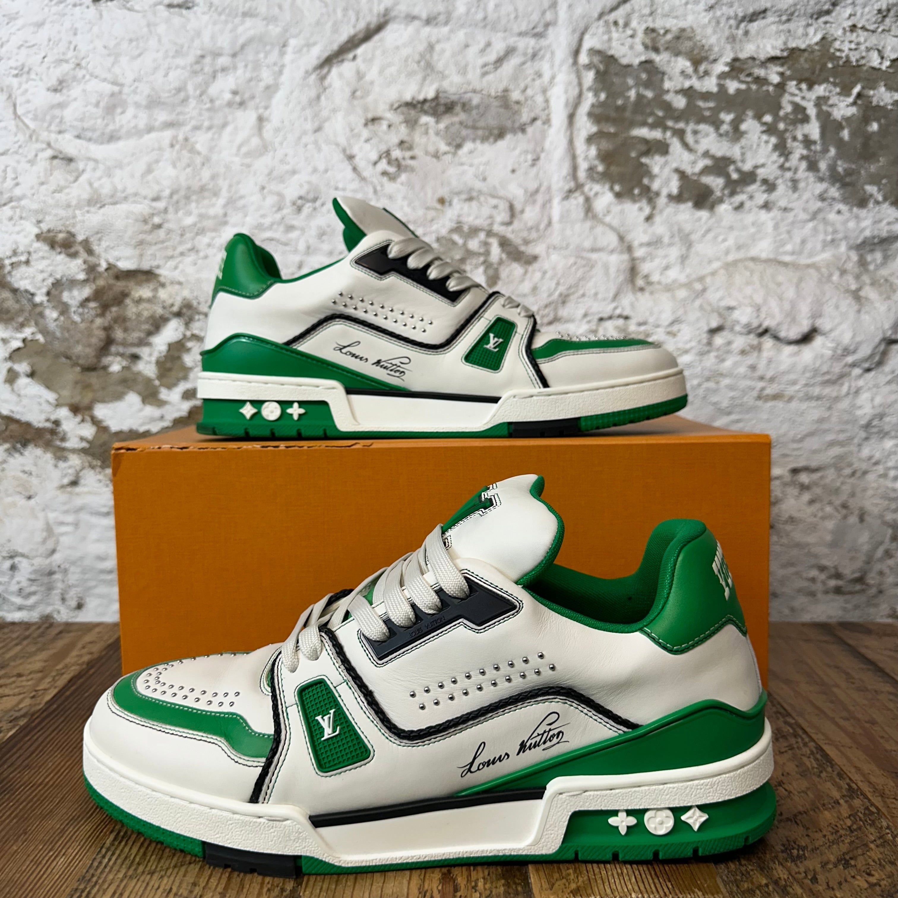 Louis Vuitton Louis Vuitton White Green Black Trainer Sz 9.5 (8LV) Size US 9.5 / EU 42-43 - 1 Thumbnail