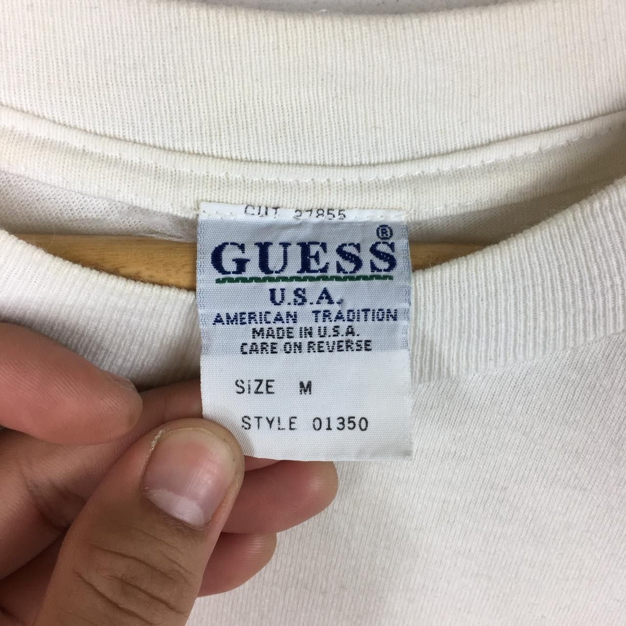 Guess Vtg GUESS hawaii Tee Tshirt White Copyright 1996 Size US M / EU 48-50 / 2 - 3 Thumbnail