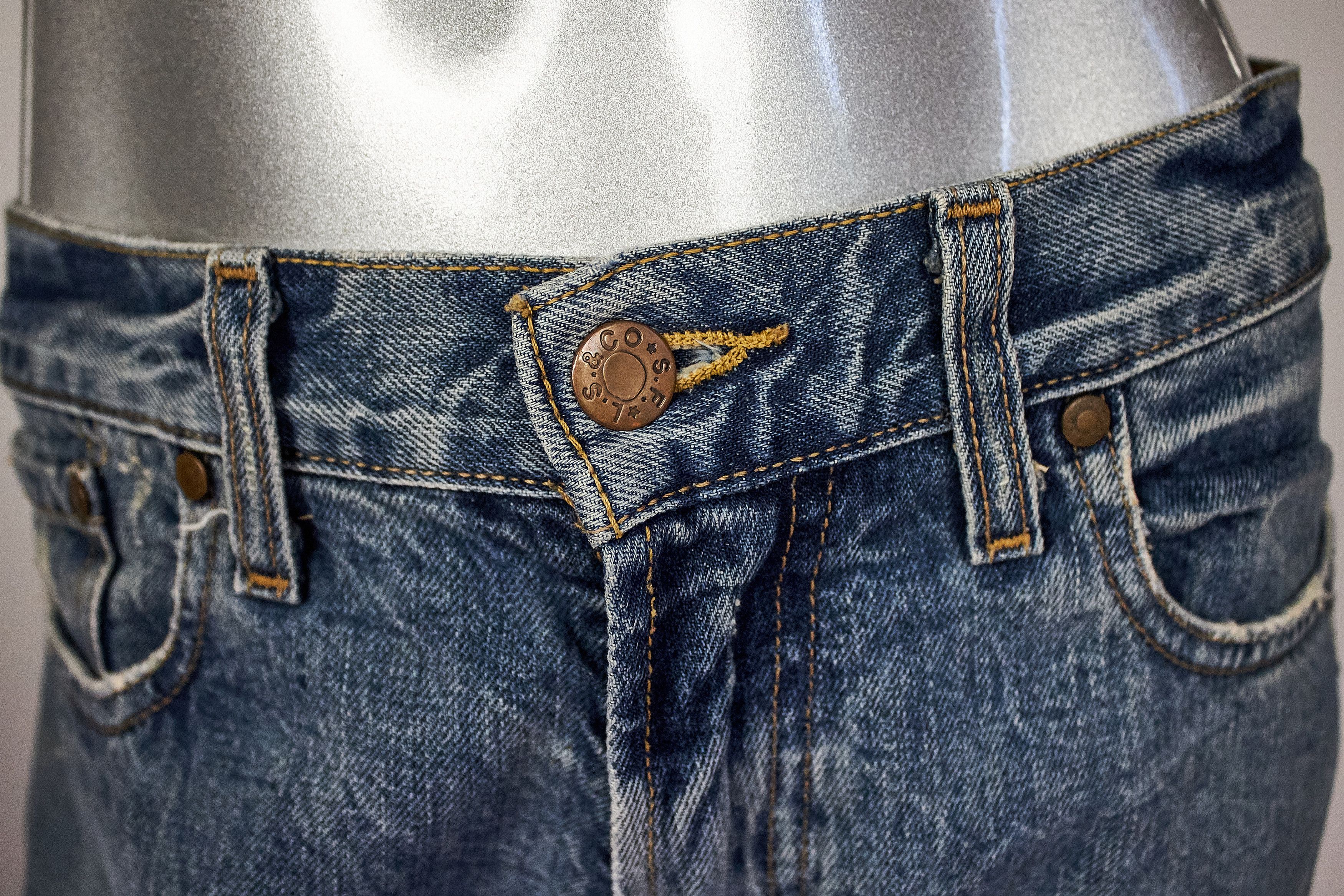 Levi's × Levi's Made & Crafted × Levi's Vintage Clothing Y2K Levis women's vintage flared jeans, Levi's denim Size 30" / US 8 / IT 44 - 6 Thumbnail