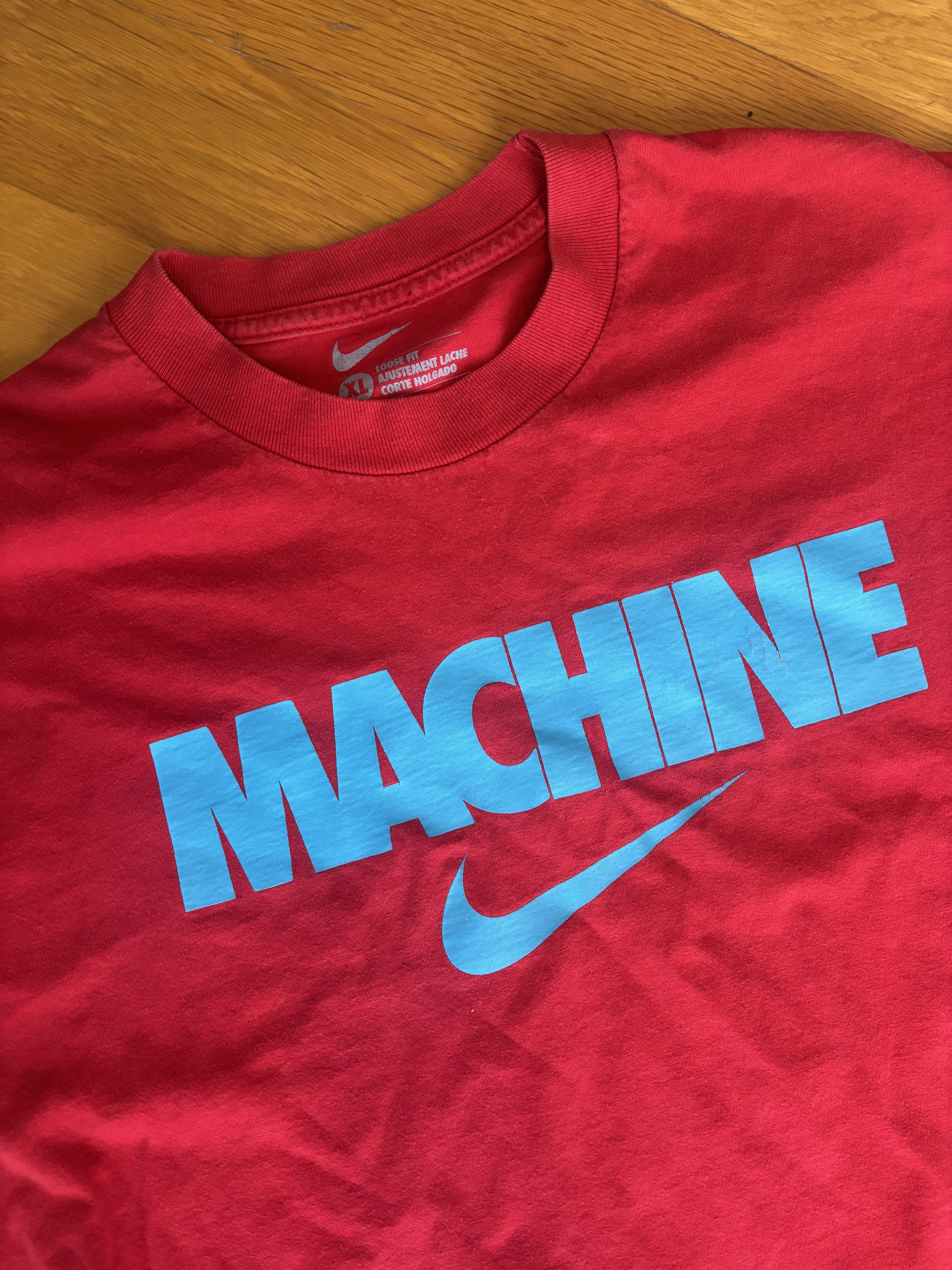 Nike Nike Vintage 'MACHINE' Spellout Logo Tee Red XL Size US XL / EU 56 / 4 - 1 Thumbnail