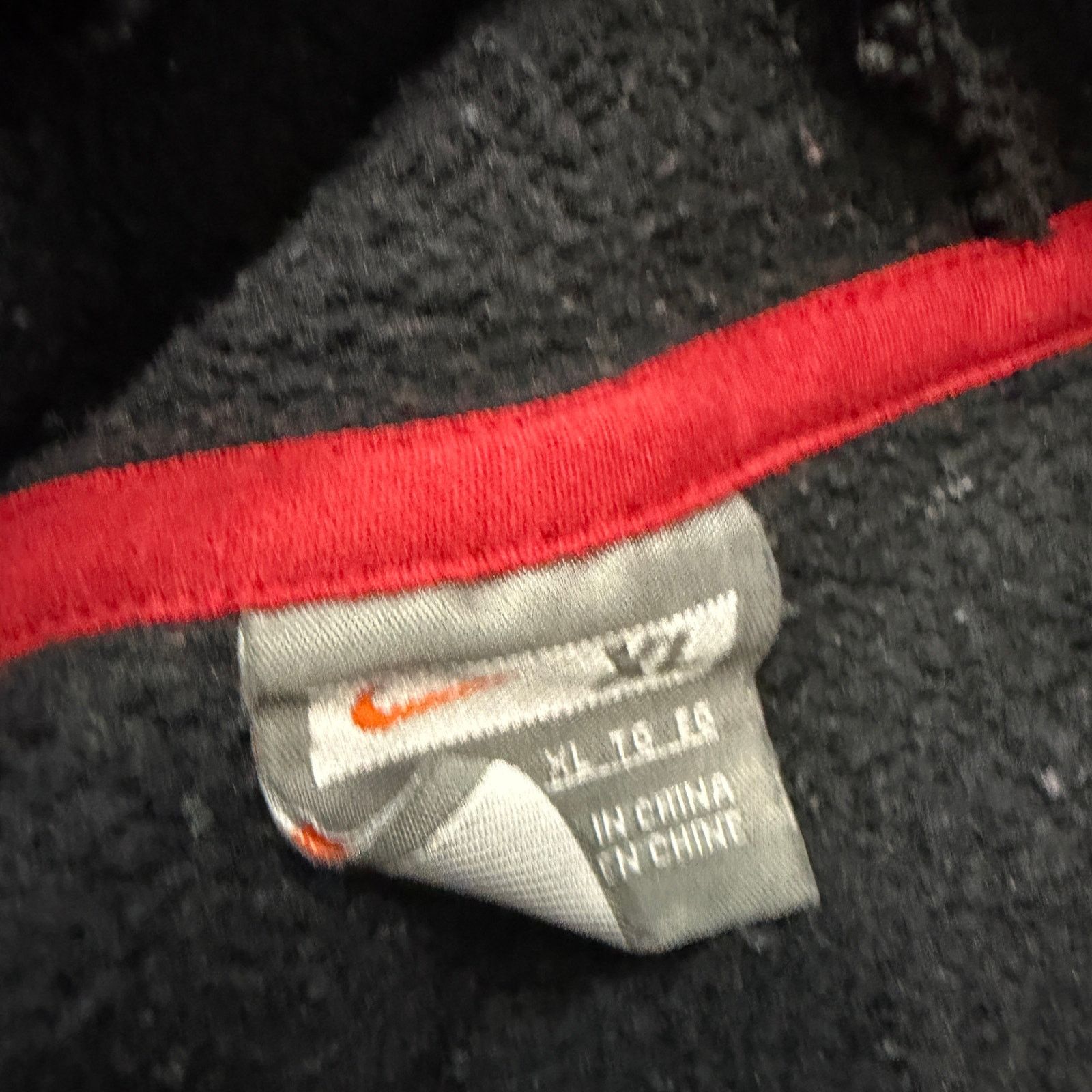 Nike Vintage Nike Basketball Hoodie Men's Extra Large Black 90s Size US XL / EU 56 / 4 - 4 Thumbnail