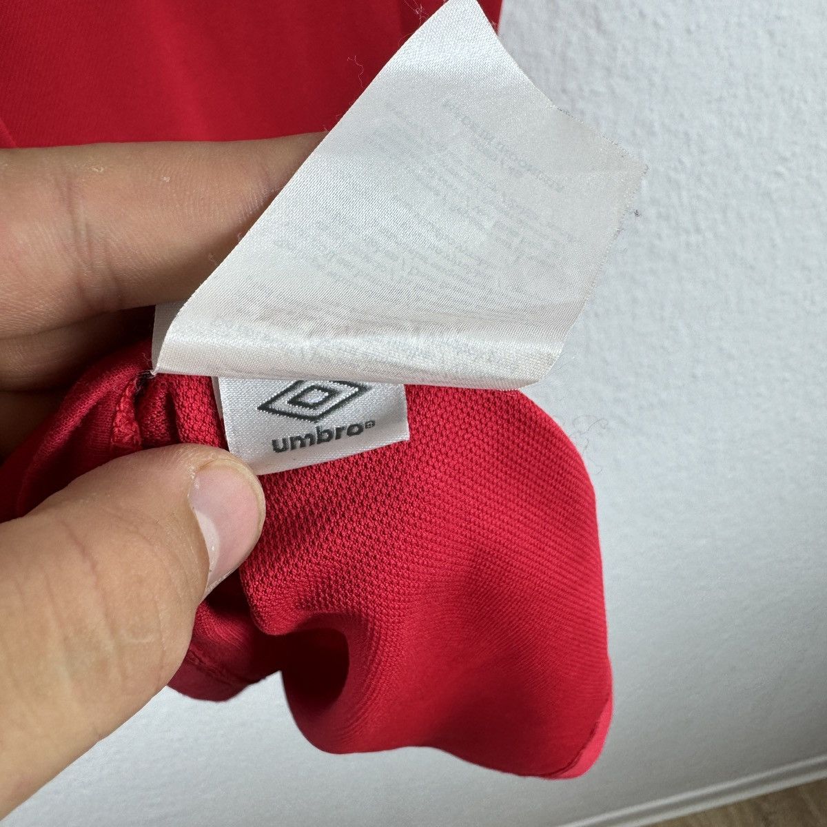 Umbro Umbro England Team Football Soccer Red Jersey t shirt size40 Size US M / EU 48-50 / 2 - 10 Thumbnail