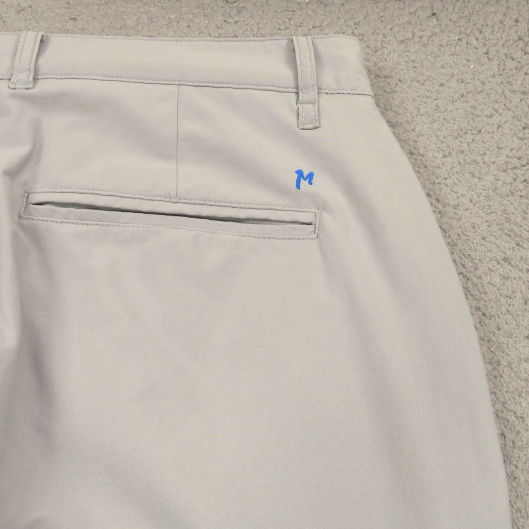 Vintage Mugsy Jeans Mens Slim 38x36 Gray Pants Straight Golf Performance Activewear Chino 5-Pocket Barely Used Size US 38 / EU 54 - 4 Thumbnail