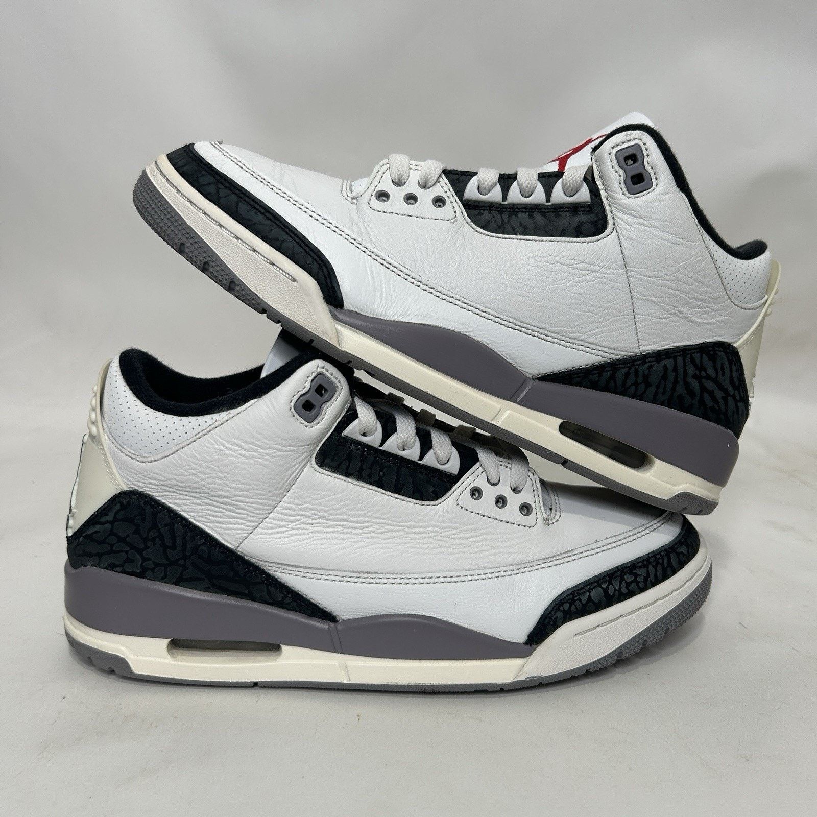 Nike Air Jordan Retro “Cement Grey Summit White Fire Red”