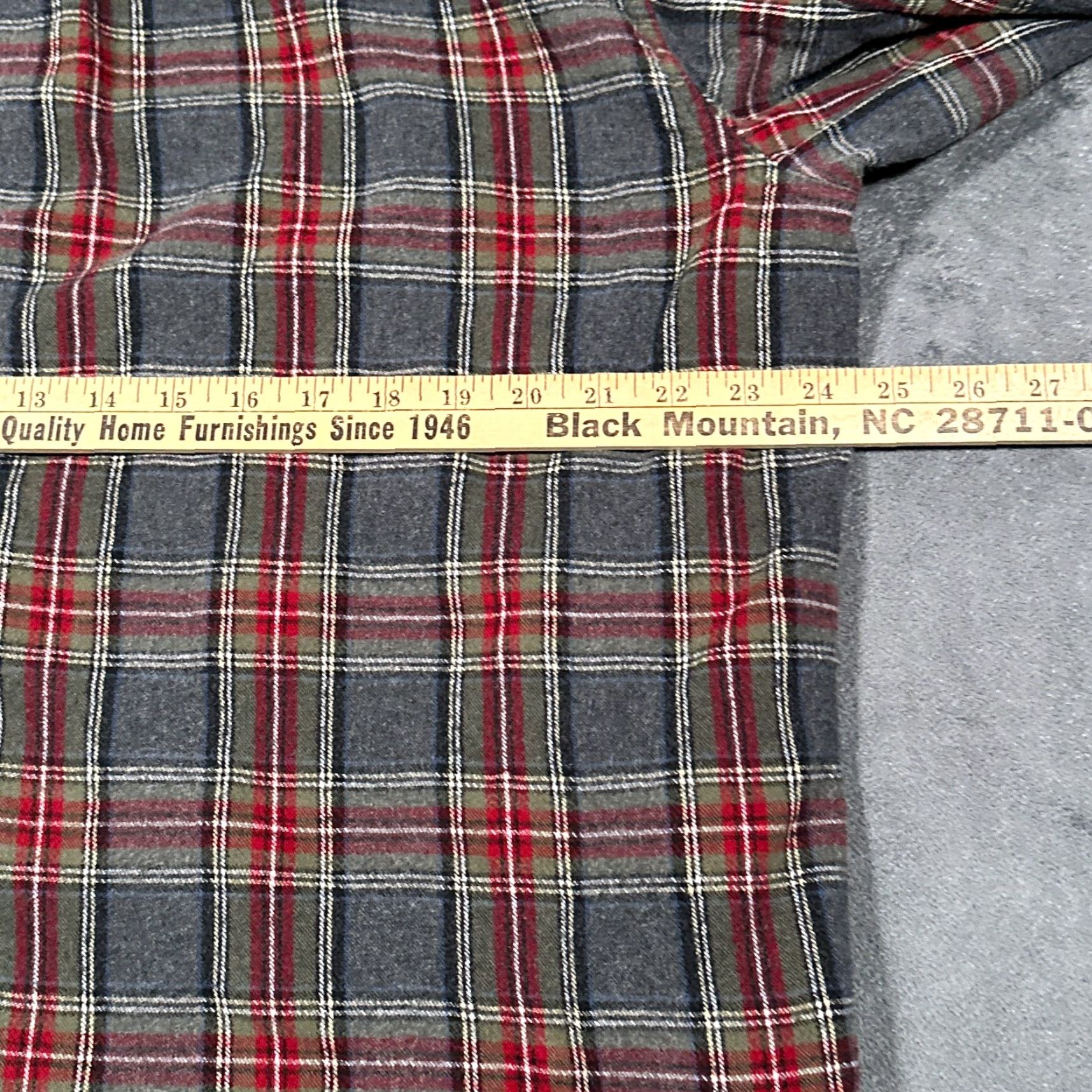 Vintage VINTAGE L.L. Bean Flannel Shirt Adult Large Red Gray Plaid Traditional Fit Button-Up Classic Outdoor Mens Size US L / EU 52-54 / 3 - 7 Thumbnail