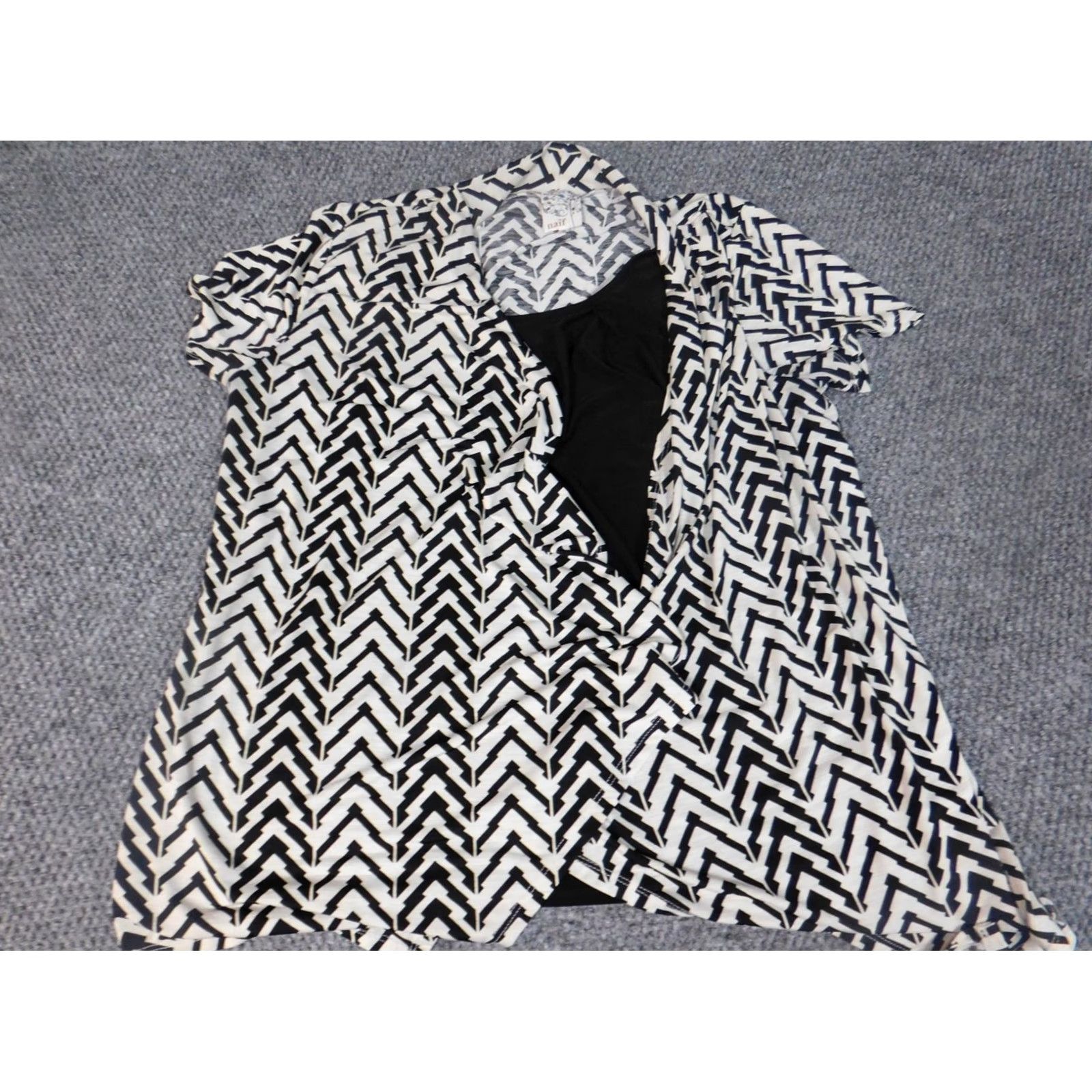 Vintage Naif Blouse Women M Beige Striped Sleeveless Crew Neck Pullover Bell Sleeve Polyester Casual Regular Button Short Down Fabric Basic Style Size M / US 6-8 / IT 42-44 - 2 Thumbnail