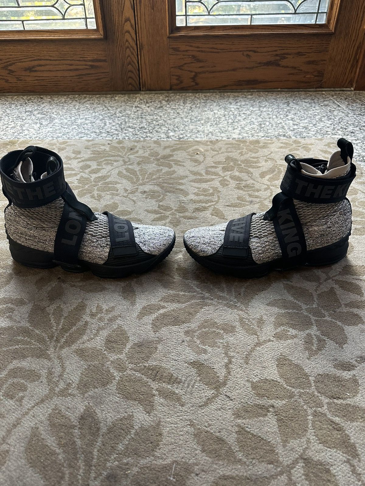 Kith × Nike Kith x LeBron Lifestyle 15 'Concrete' Size US 12 / EU 45 - 1 Thumbnail