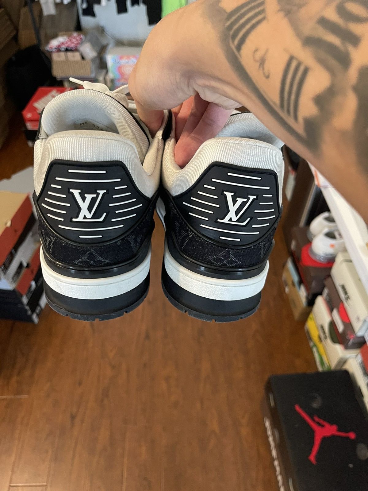 Louis Vuitton LV Trainer Size 10 LV (11.5-12US) SUPER CLEAN OG ALL Size US 11.5 / EU 44-45 - 4 Thumbnail