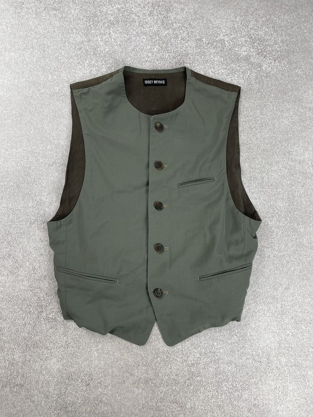 Issey Miyake × Japanese Brand × Vintage Vintage Issey Miyake Japan Style Vest Size M Size US M / EU 48-50 / 2 - 1 Thumbnail