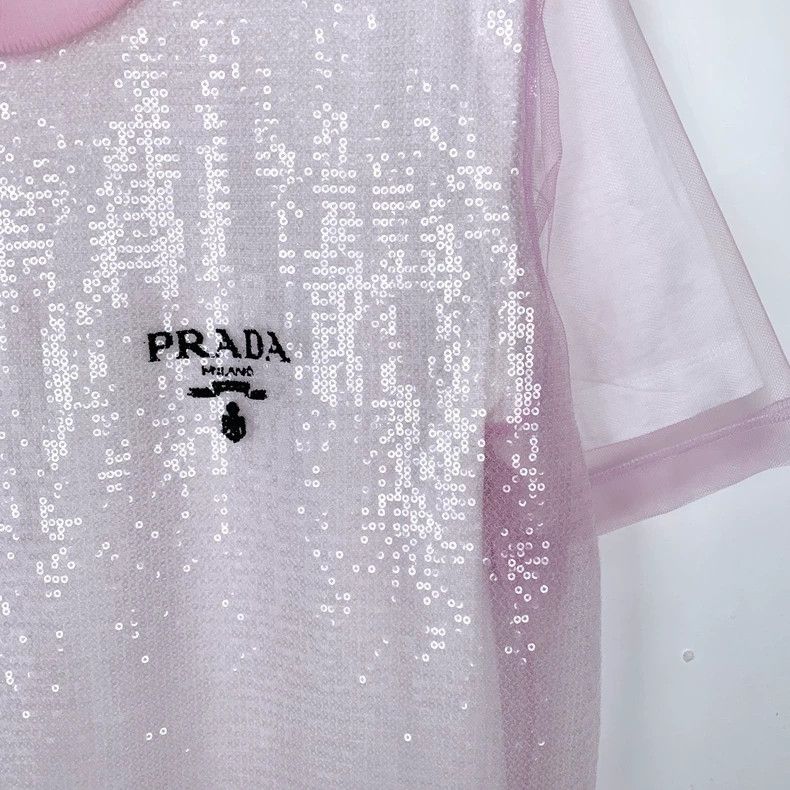 Prada Prada 21 logo letter pink sequin fake two-piece round-neck Size US S / EU 44-46 / 1 - 4 Thumbnail