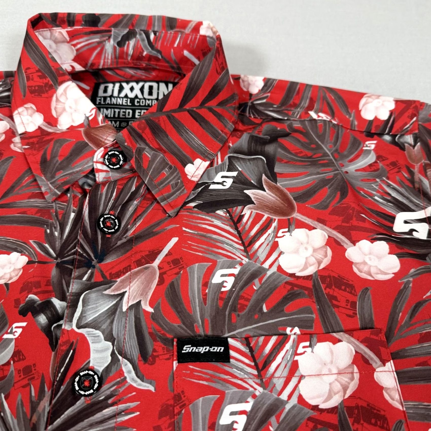 ALOHAS Dixxon Shirt Mens L Red Floral Hawaiian Button Up Short Sleeve Collared Snap-On Tool Graphic Size US L / EU 52-54 / 3 - 3 Thumbnail