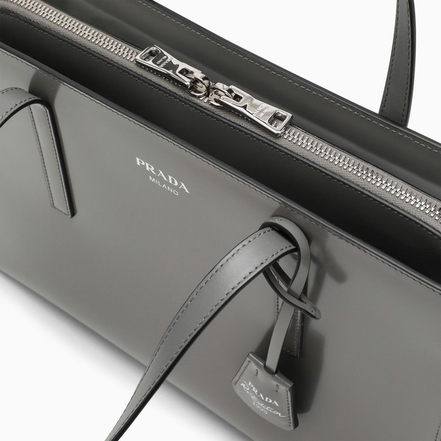 Prada o1d2blof0924 Size : OS / Shoulder Bag In Grey Size ONE SIZE - 4 Thumbnail