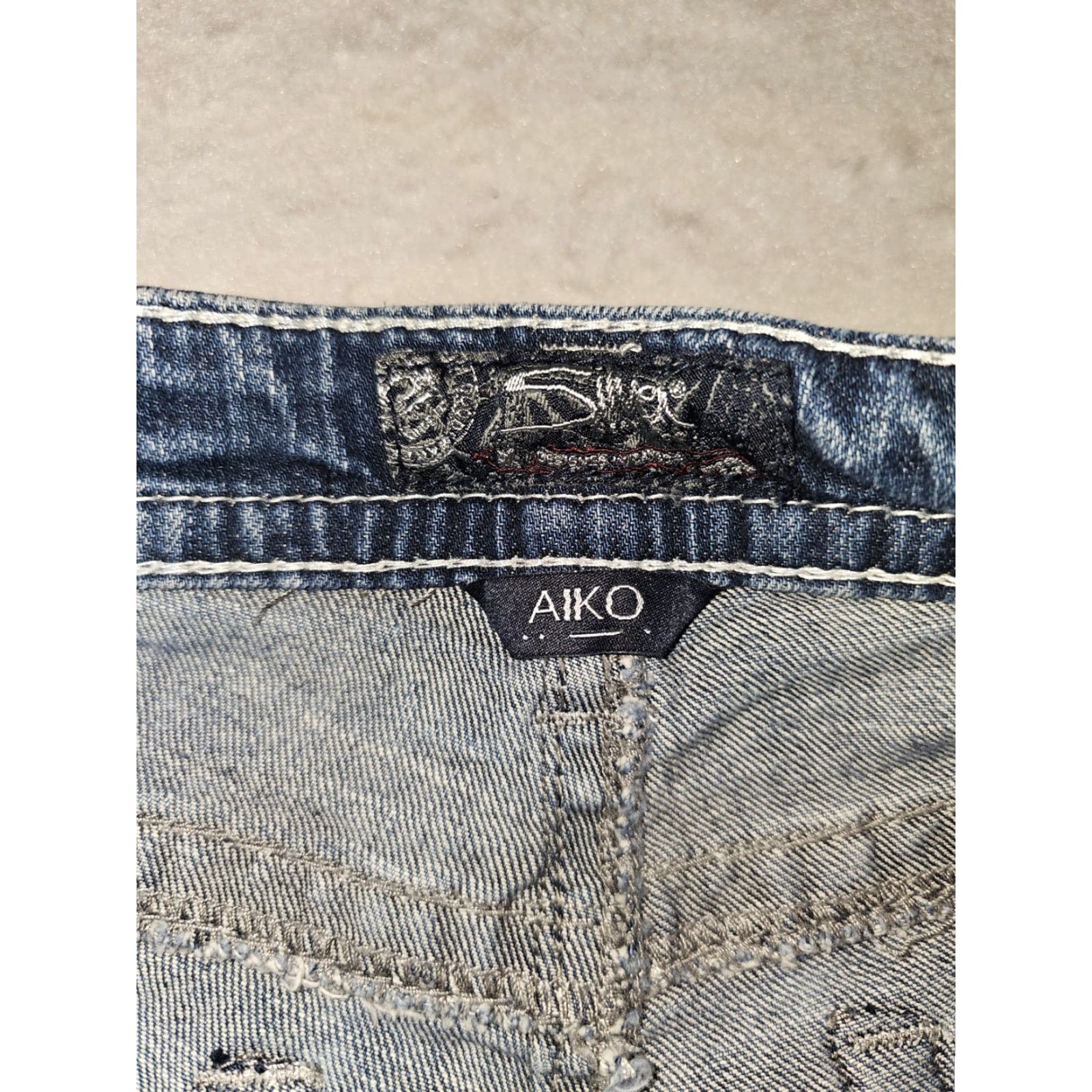 Silver Jeans Co. Silver Jeans Signature Aiko Crop Jeans Women's Sz 30x25 Blue Denim Medium Wash Size 30" / US 8 / IT 44 - 4 Thumbnail