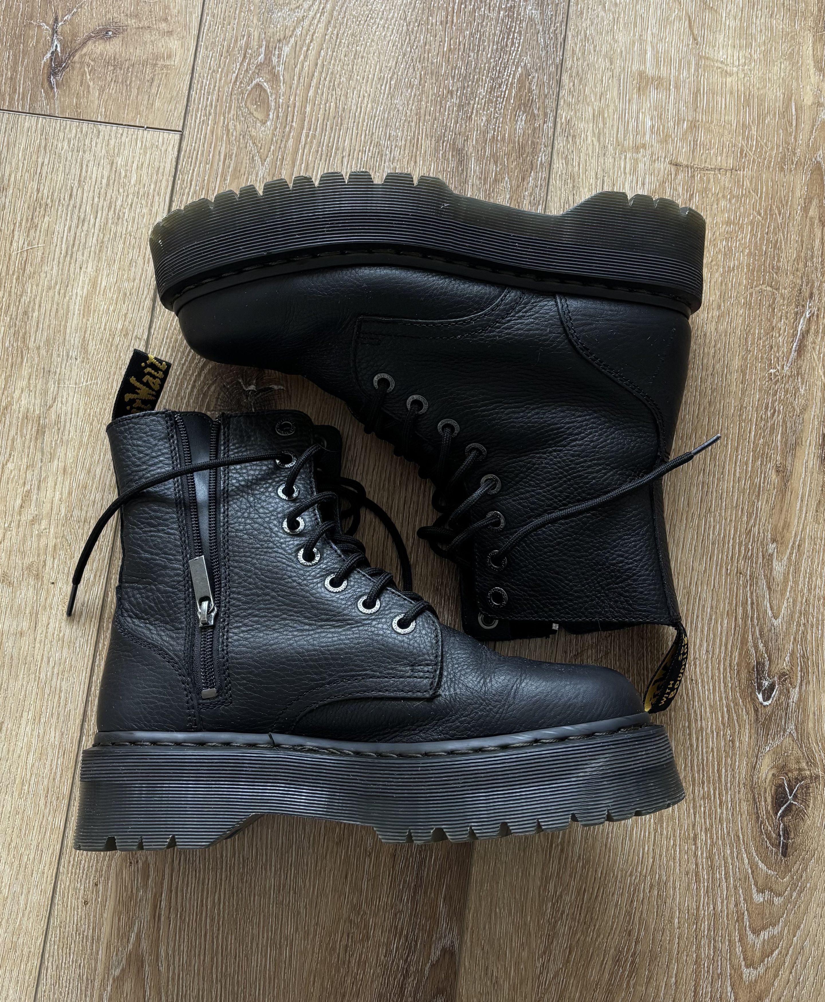 Dr Martens Industrial lug sole grunge black lace up boots Dr Martens • vintage lace up boots cap toe platform leather  main image 2