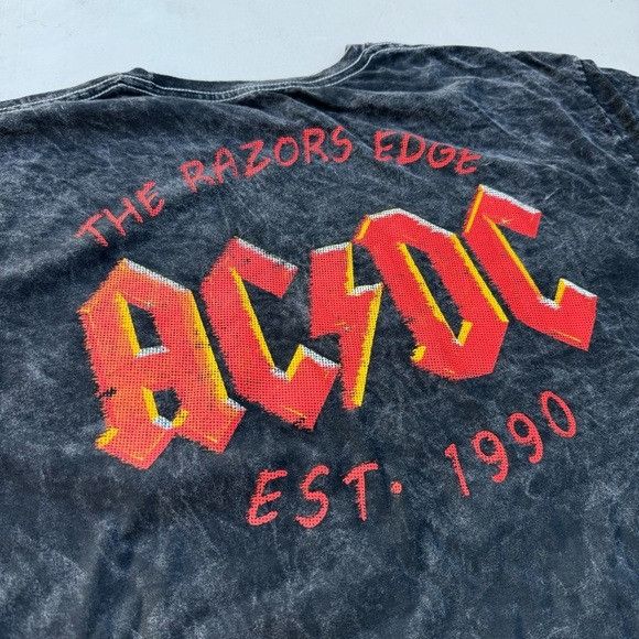 AC/DC × Band Tees NEW AC/DC THE RAZORS EDGE VINTAGE WASHED T-SHIRT SZ M Size US M / EU 48-50 / 2 - 3 Thumbnail