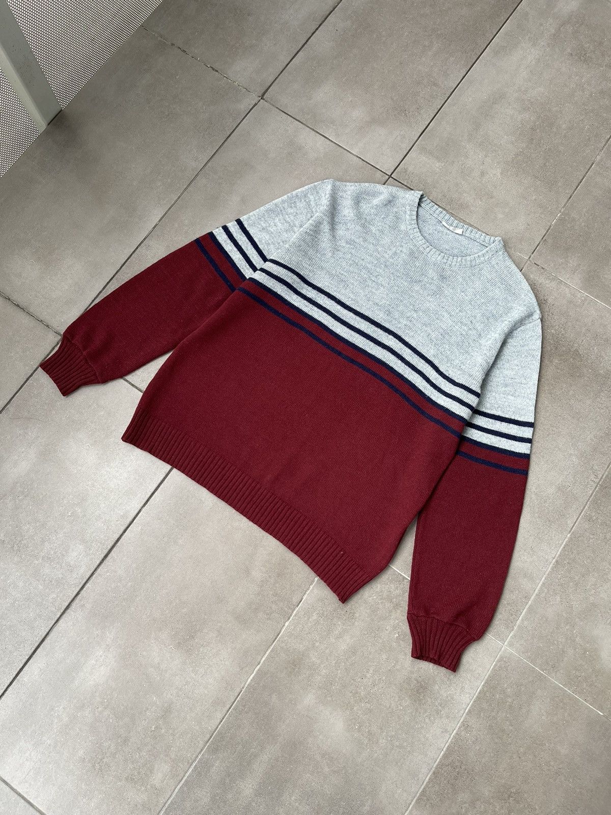 Vintage Vintage Y2K Red Grey Stripped Navy Wool Thin Sweater Size US M / EU 48-50 / 2 - 5 Thumbnail