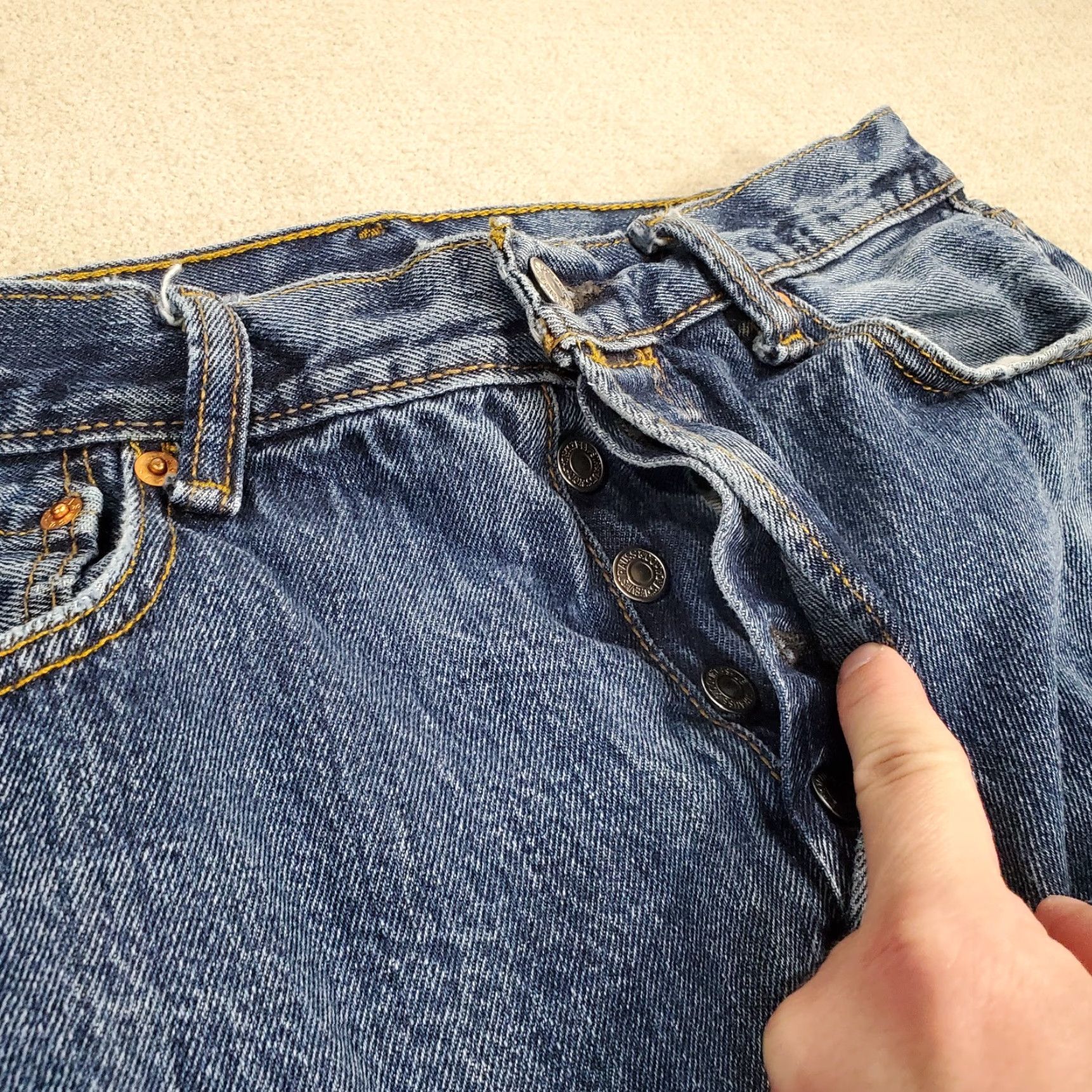 Levi's VINTAGE Levis 501 Jeans Men 32x29 Blue Straight Leg Button Fly Medium Wash Denim Casual Regular Fit Mens Size US 32 / EU 48 - 7 Thumbnail