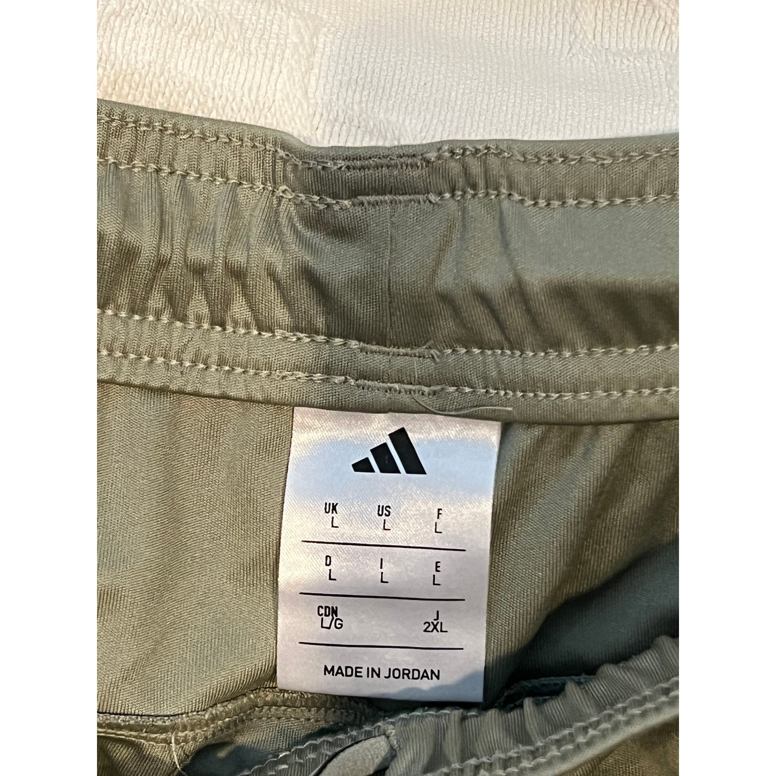 Adidas Adidas Khaki Shorts Mens Large 8" Inseam Size US 36 / EU 52 - 3 Thumbnail