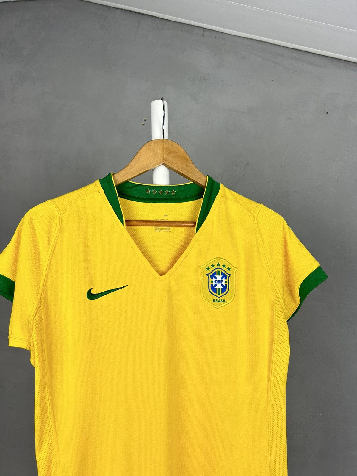 Nike Vintage Nike Brazil Women Soccer Jersey Shirt Size L / US 10 / IT 46 - 2 Thumbnail