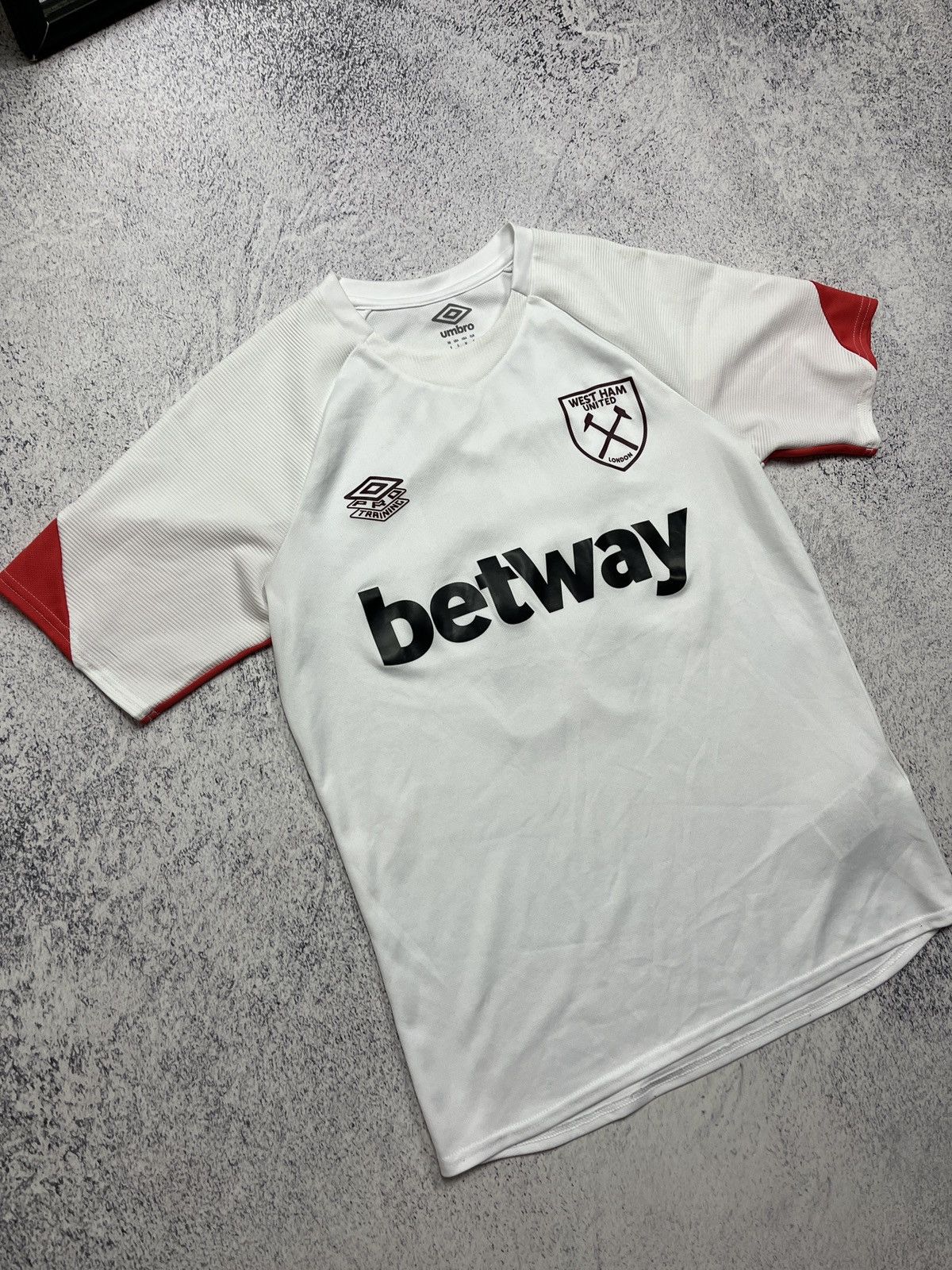 Umbro 2021/22 West Ham Umbro Soccer Training Jersey Football Shirt Size US S / EU 44-46 / 1 - 5 Thumbnail