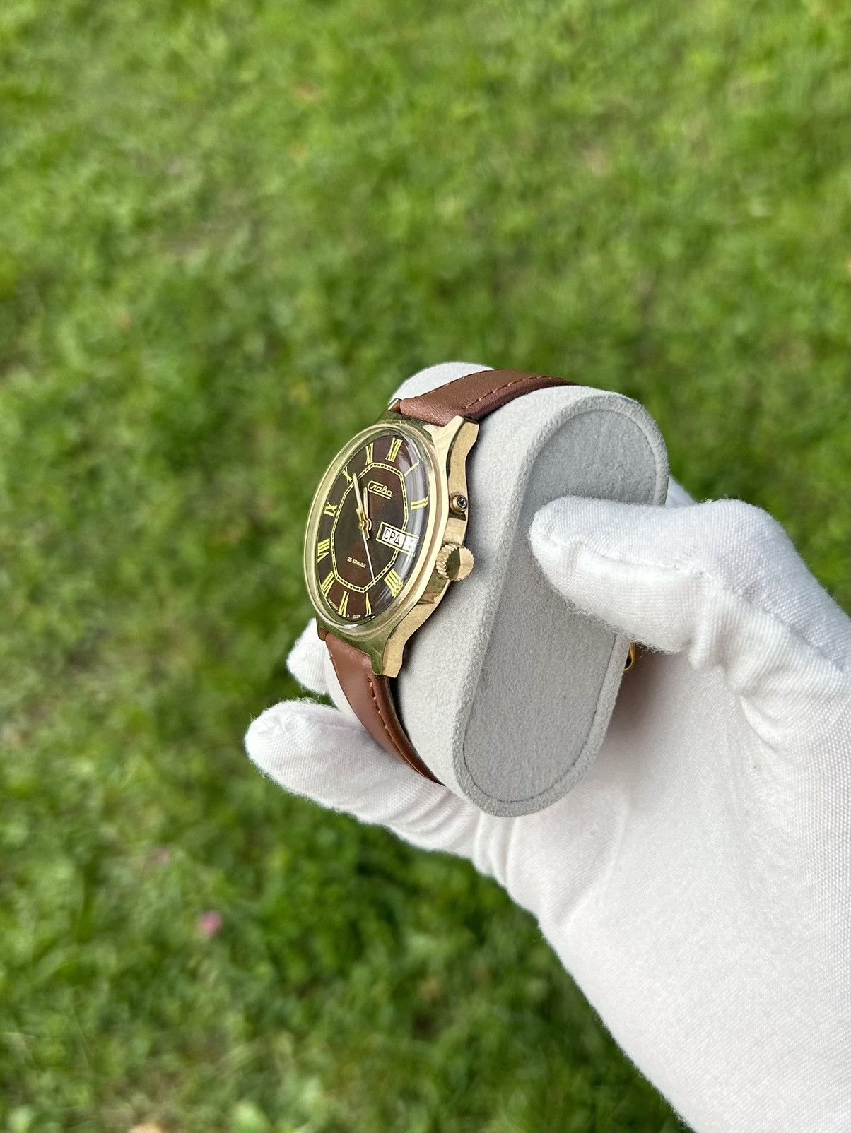 Vintage Vintage Watch Slava Mechanical Made in USSR Authentic 1980s Size ONE SIZE - 16 Thumbnail