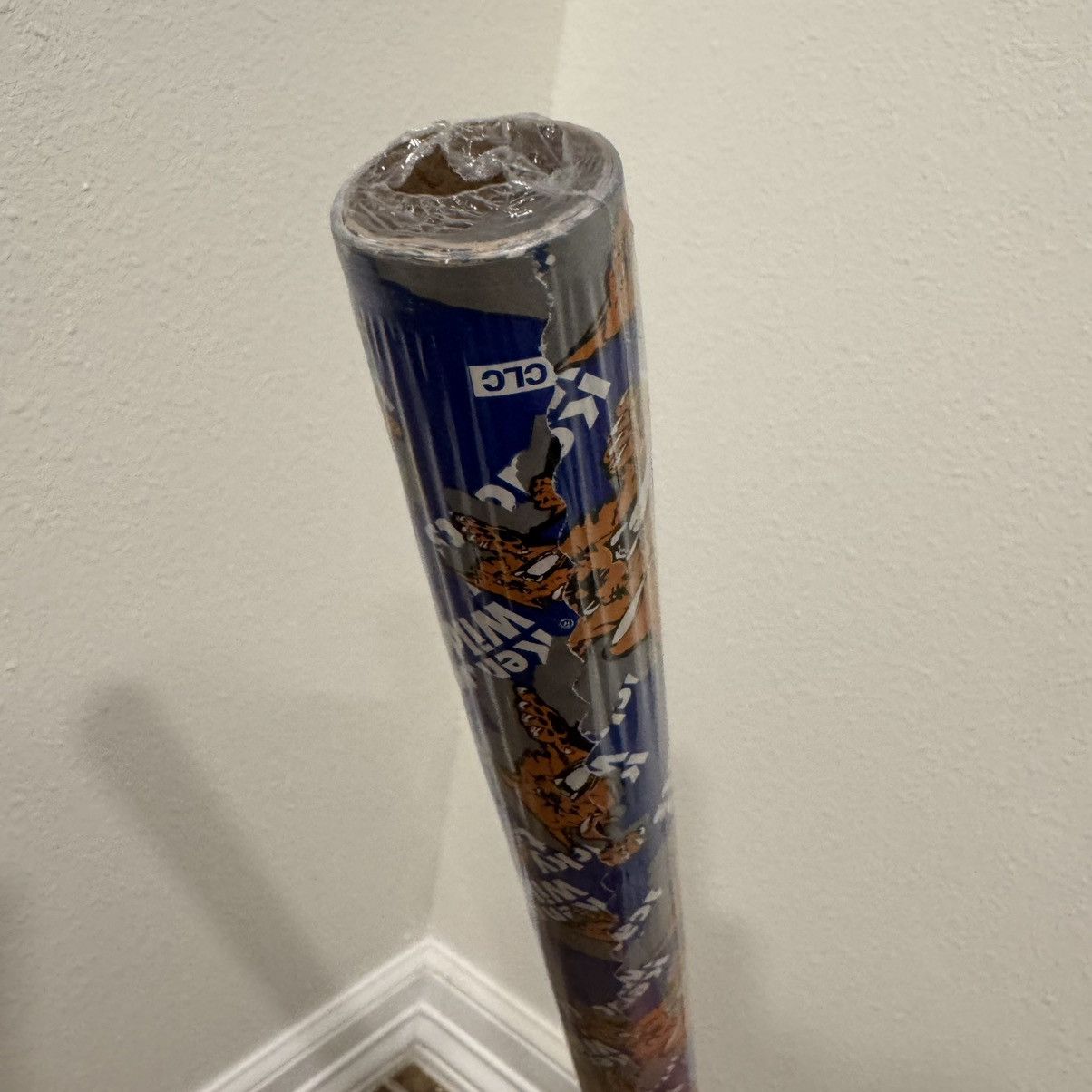 NCAA × Vintage University Of Kentucky Wrapping Paper 30”x5” (12.5 SQ. FT.) Size ONE SIZE - 10 Thumbnail