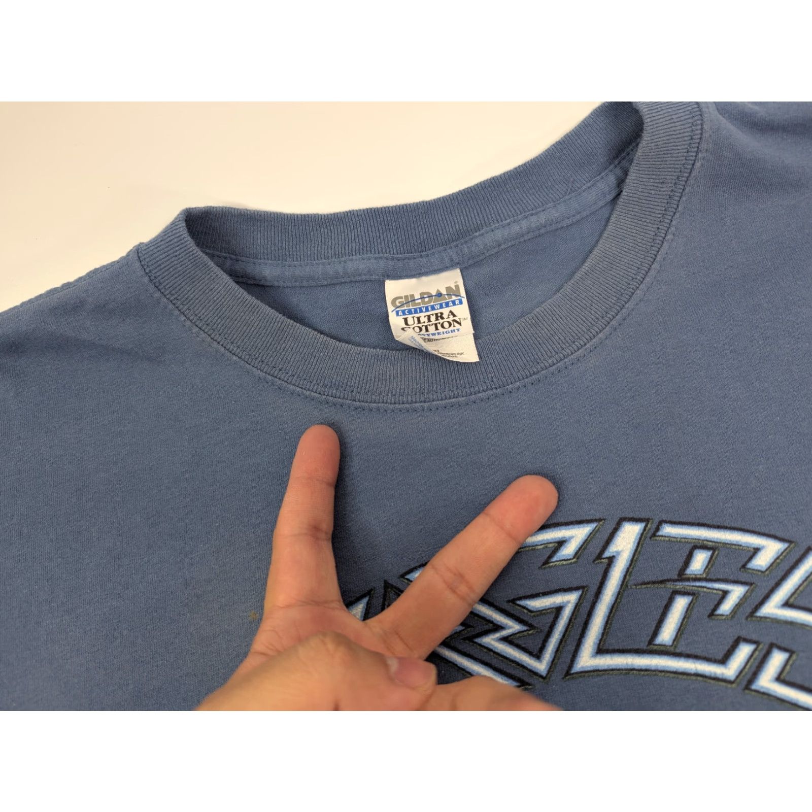 Gildan VINTAGE Eagles 2003 Farewell Tour Double-Sided Blue T-Shirt 2XL Mens Size US XXL / EU 58 / 5 - 7 Thumbnail