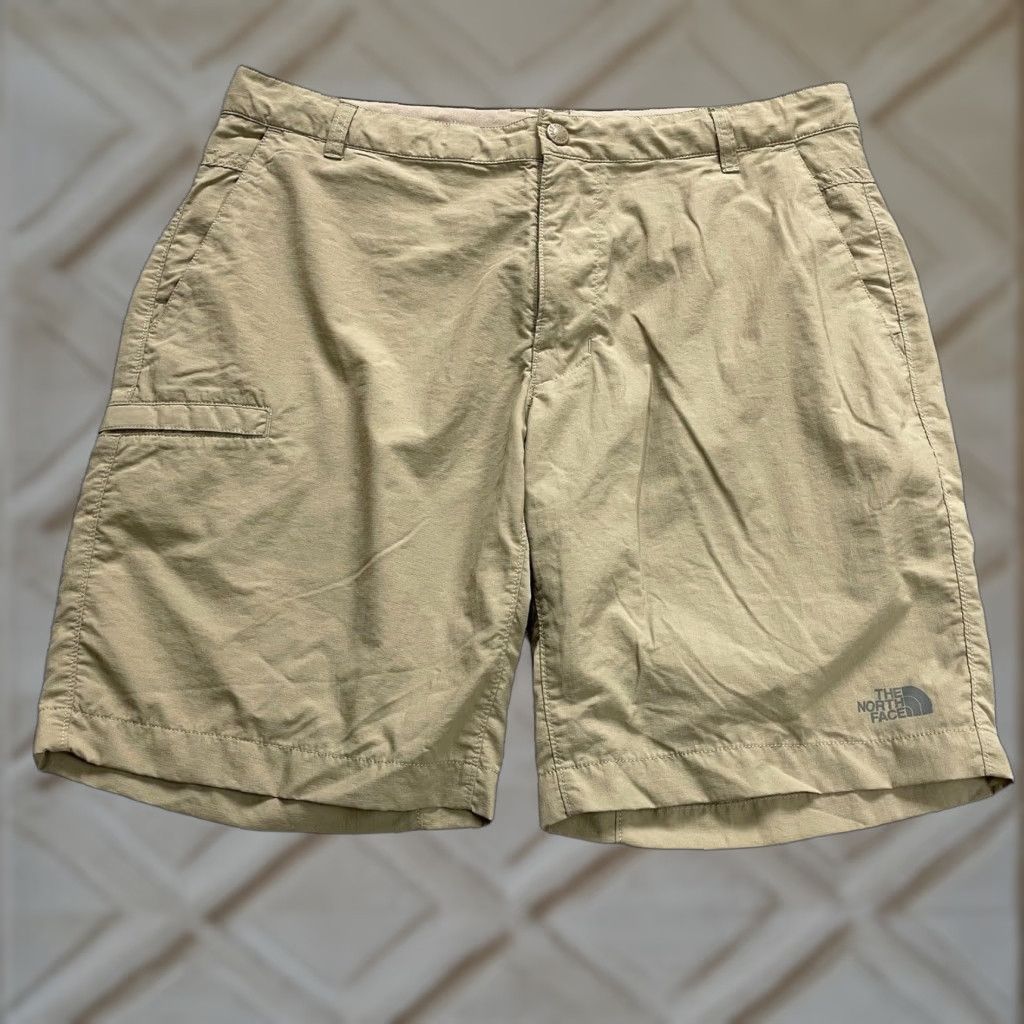 The North Face The North Face Mens Chino Shorts 38 Brown Solid Nylon Pockets Active Athletic Short Size US 38 / EU 54 - 1 Thumbnail