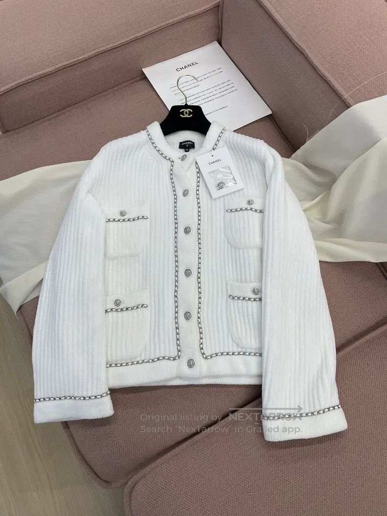Chanel Chanel White four-pocket corduroy jacket Size XS / US 0-2 / IT 36-38 - 1 Thumbnail