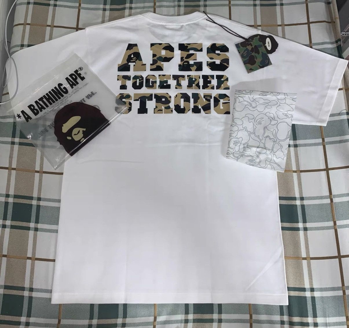 Bape BAPE OG Nigo era white short-sleeve tee Size US L / EU 52-54 / 3 - 1 Thumbnail