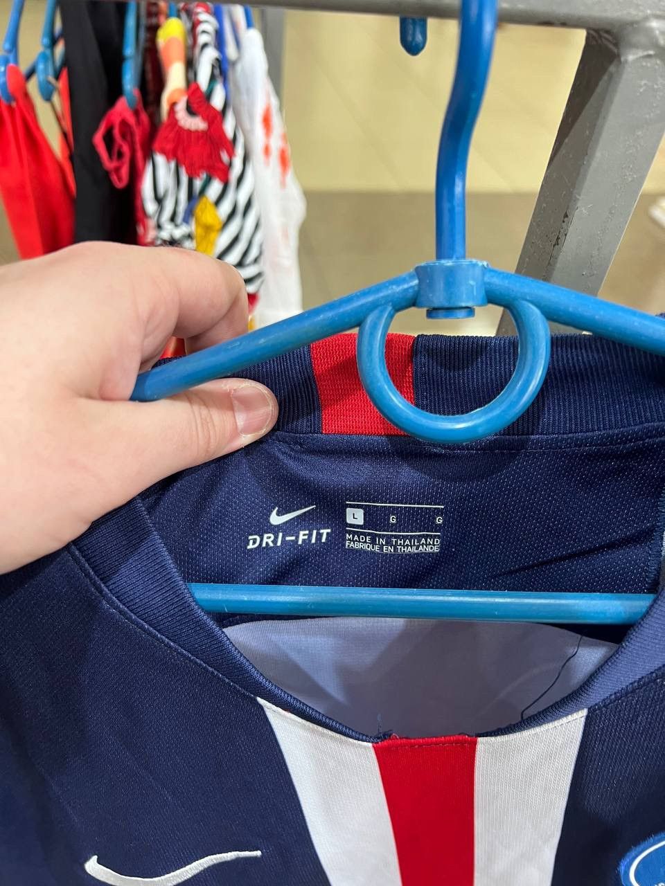 Nike Vintage nike PSG soccer jersey paris saint German size L Size US L / EU 52-54 / 3 - 2 Thumbnail