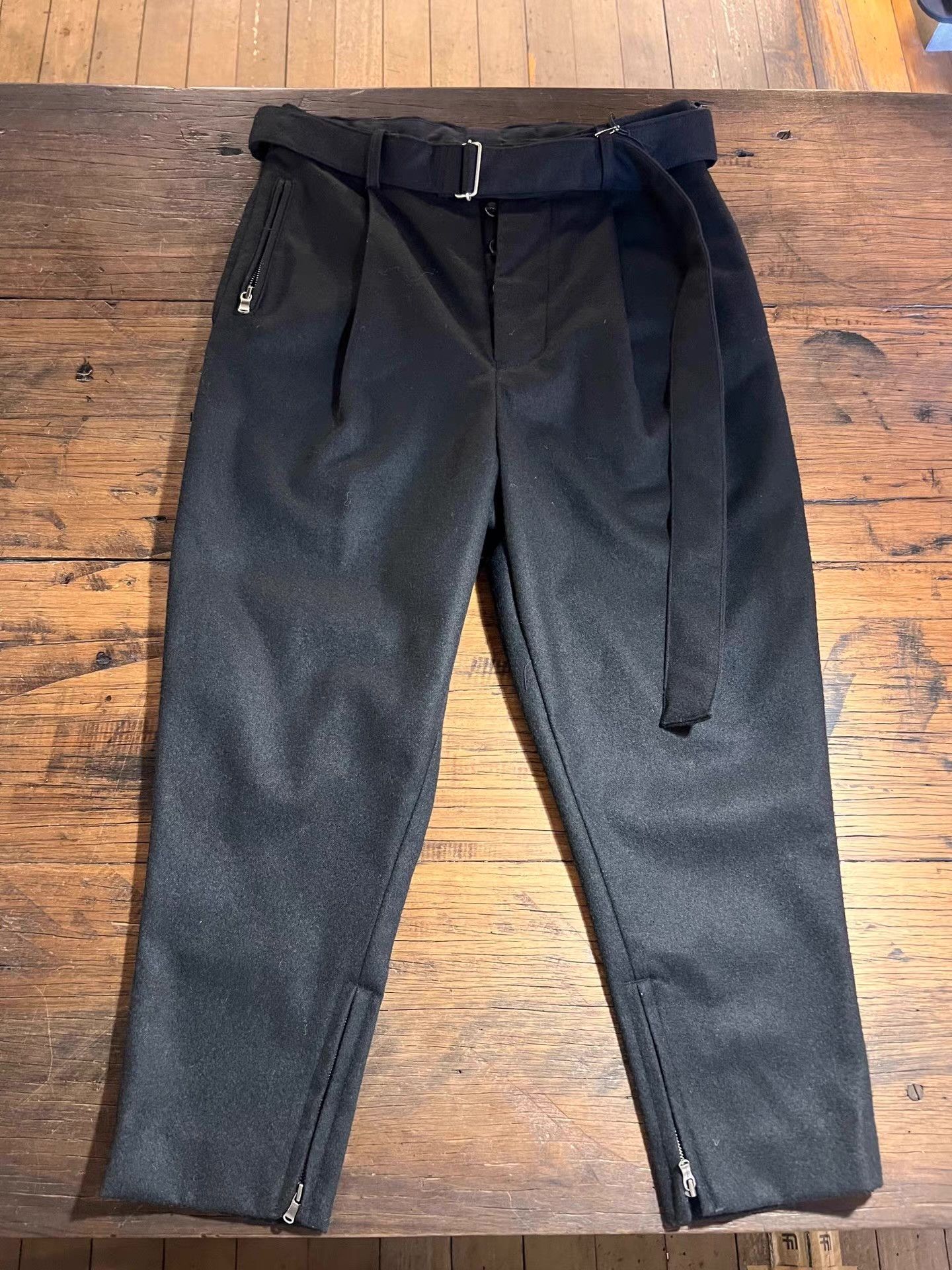 The Viridi-anne The Viridi‑Anne 19FW Black Belted Wool Cropped Trousers Ｑ25 Size US 30 / EU 46 - 1 Thumbnail