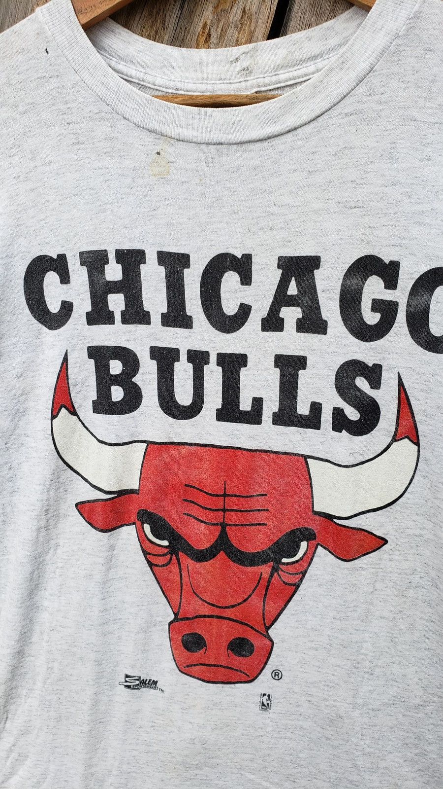 NBA × Salem Sportswear × Vintage Vintage Salem MLB Chicago Bulls Big Logo Graphic Tshirt Size US L / EU 52-54 / 3 - 5 Thumbnail