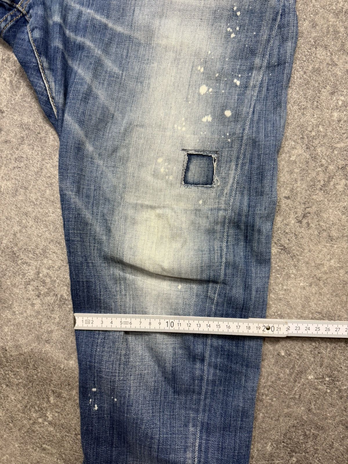 Dsquared2 Dsquared2 Taper slim destroyed jeans Size US 36 / EU 52 - 13 Thumbnail