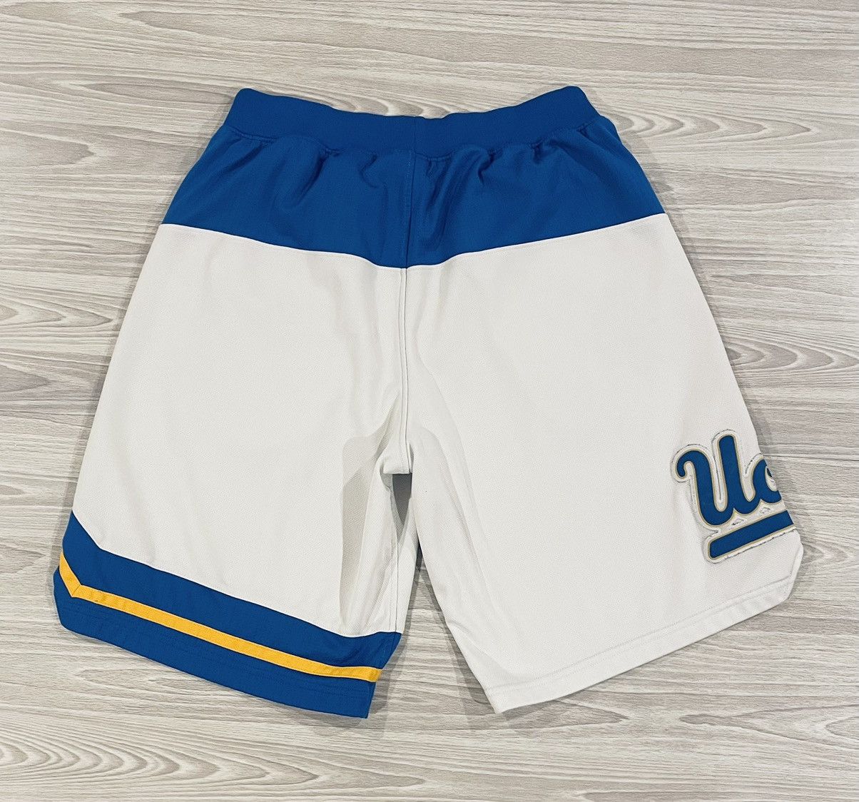 Adidas Adidas 2015/16 UCLA Bruins Basketball Shorts Mens Size Large Size US 36 / EU 52 - 5 Thumbnail