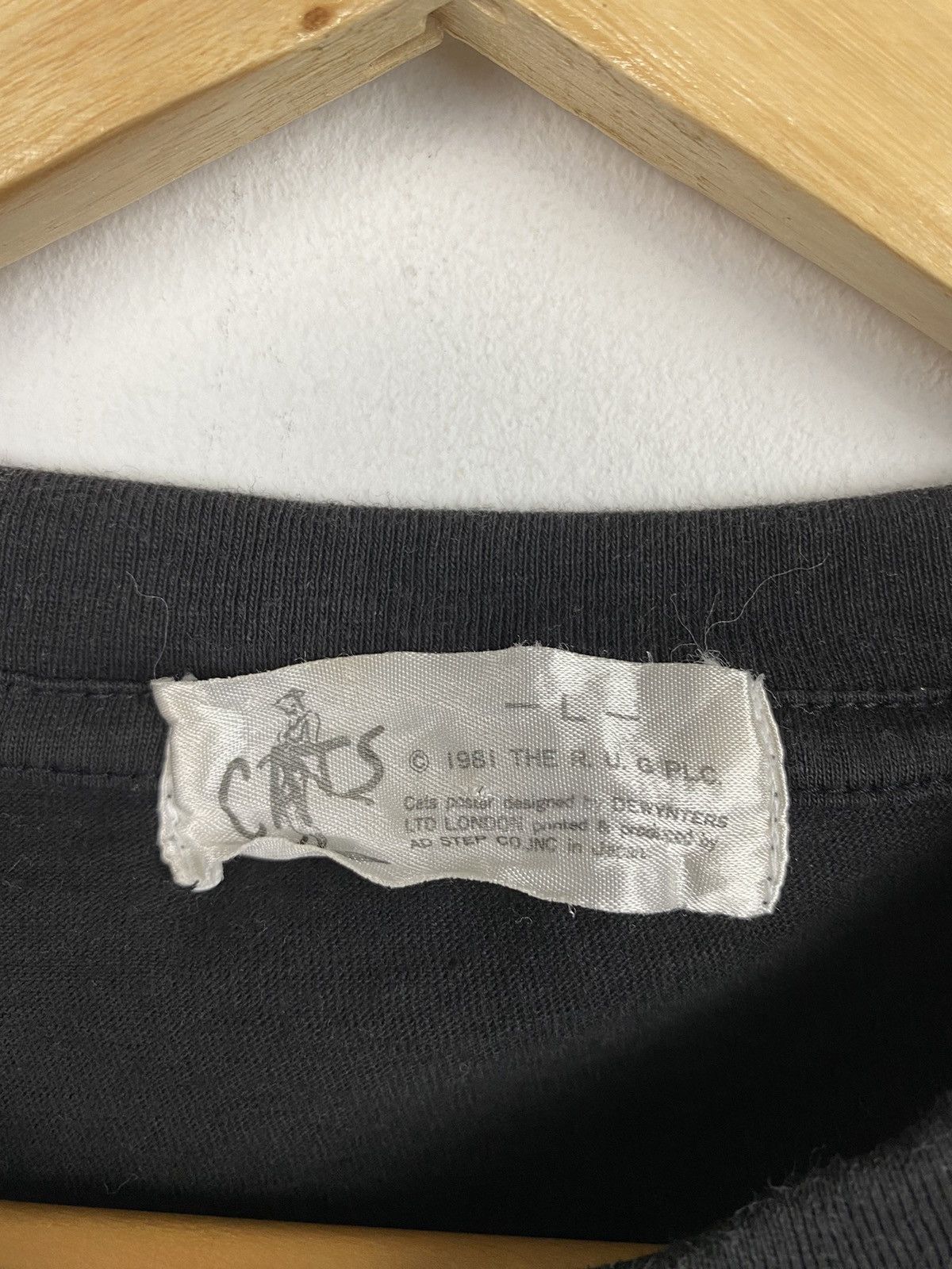 Other Cats Movie T-shirt Size US L / EU 52-54 / 3 - 3 Thumbnail