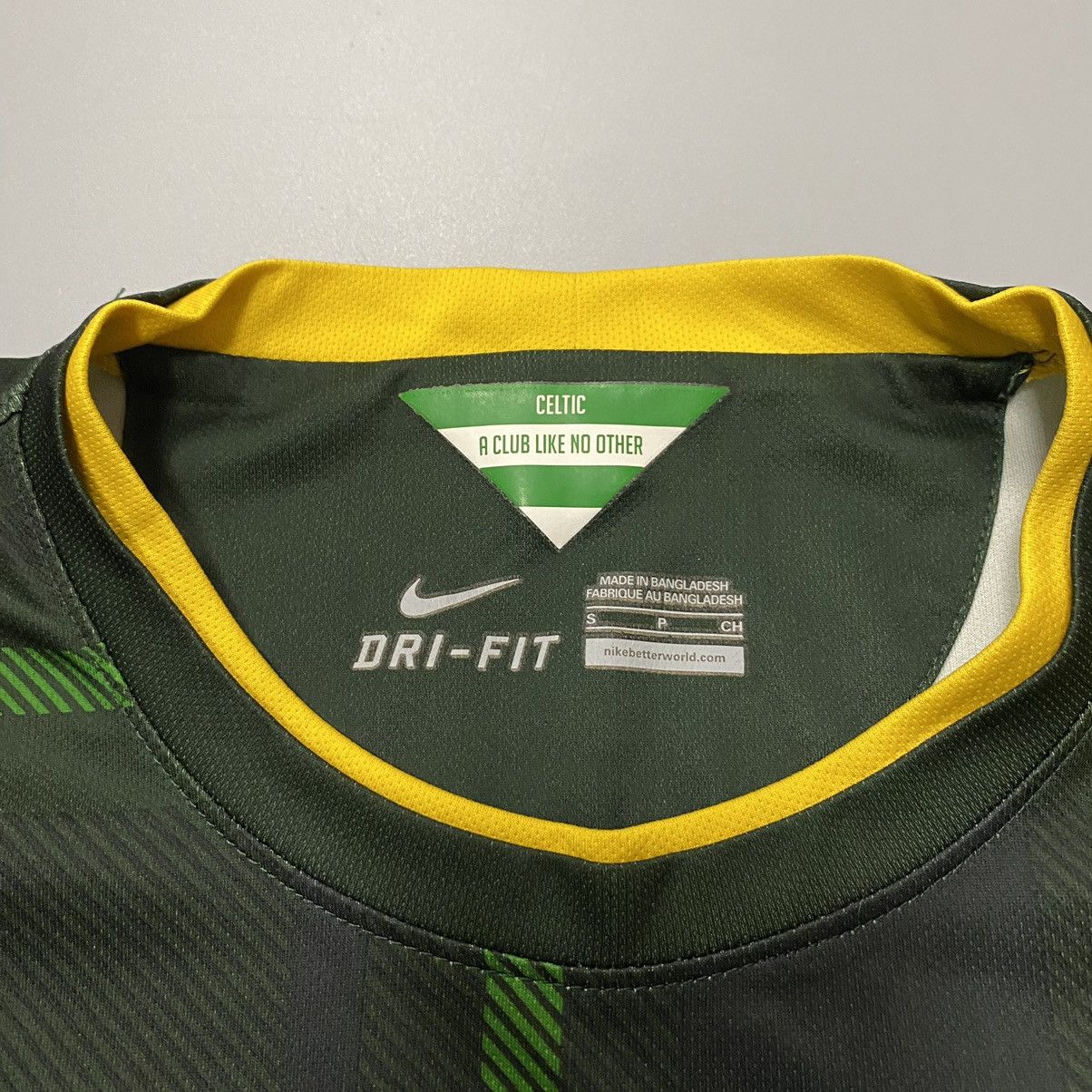 Nike Celtic FC 2014-2015 Away Jersey Mens S Size Football Jersey Size US S / EU 44-46 / 1 - 6 Thumbnail