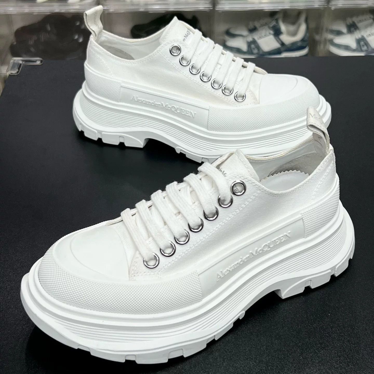 Dr. Martens Dr. Martens White Designer Casual Size US 10 / EU 43 - 1 Thumbnail