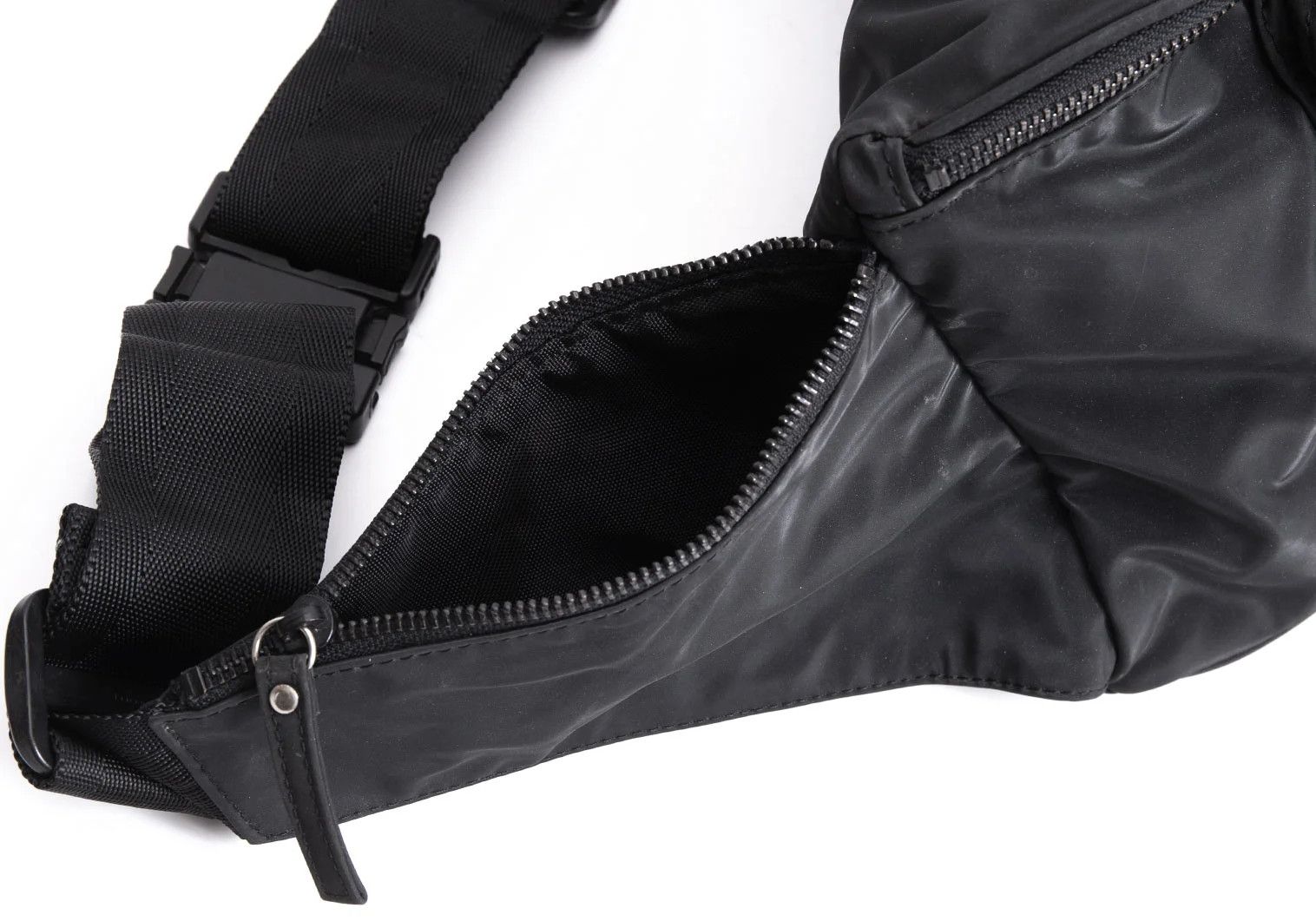 Jean Paul Gaultier Embossed Dragon Waist Bag in Black Size ONE SIZE - 8 Thumbnail
