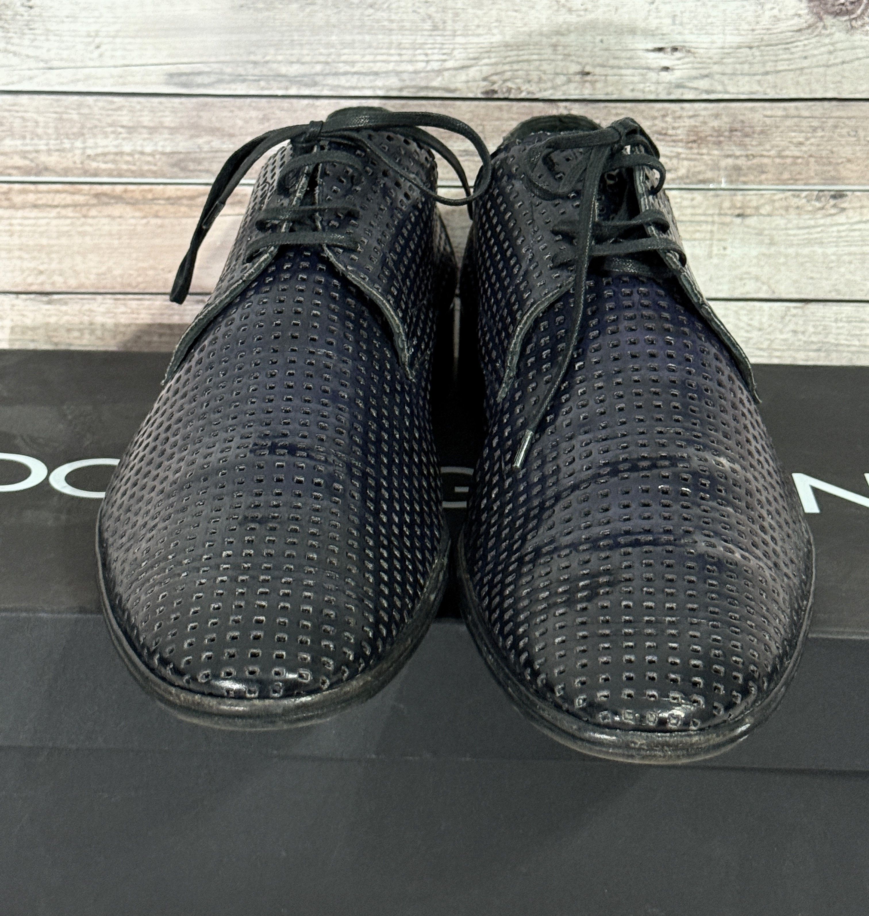 Dolce & Gabbana Dolce & Gabanna perforated shoes Size US 11 / EU 44 - 6 Thumbnail